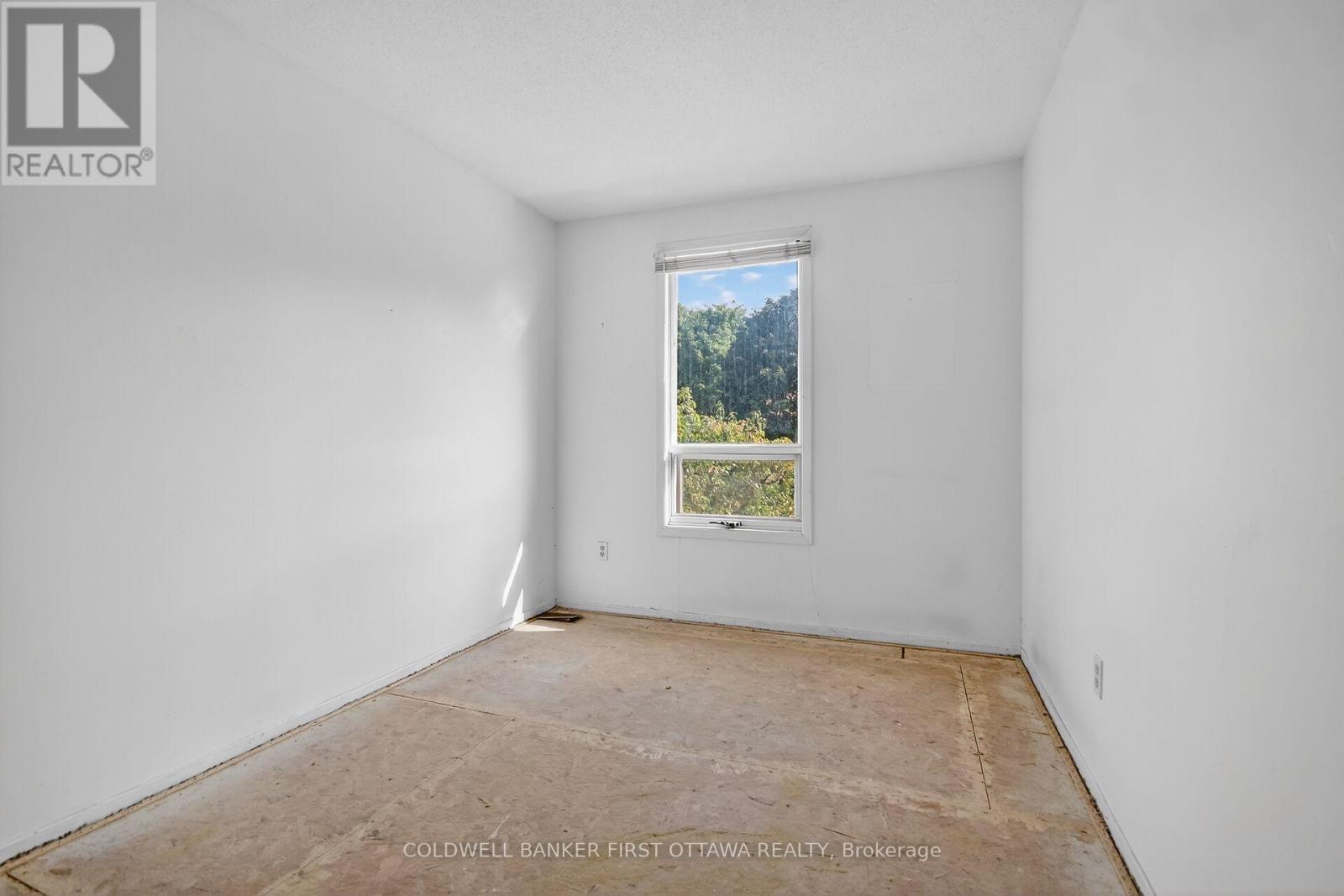 4 Marielle Court, Ottawa, Ontario  K2B 8P4 - Photo 29 - X12430133