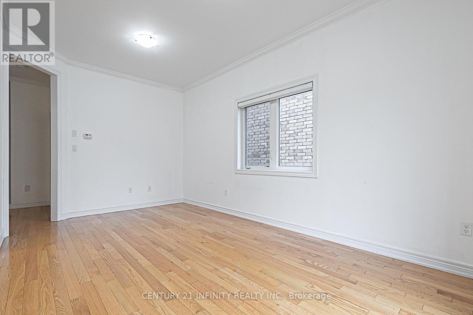 38 Wimbledon Court, Whitby, Ontario  L1P 0B7 - Photo 10 - E12424462