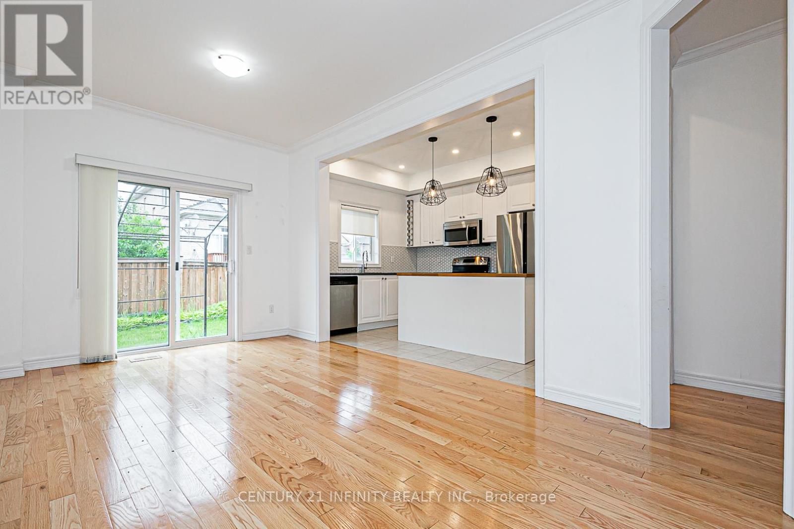 38 Wimbledon Court, Whitby, Ontario  L1P 0B7 - Photo 11 - E12424462