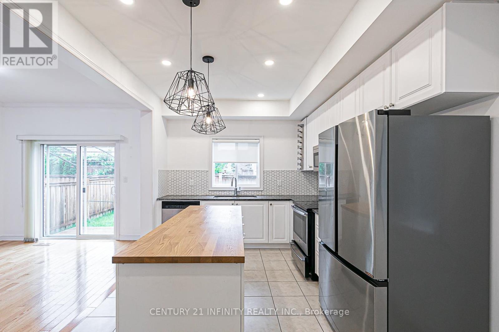 38 Wimbledon Court, Whitby, Ontario  L1P 0B7 - Photo 16 - E12424462