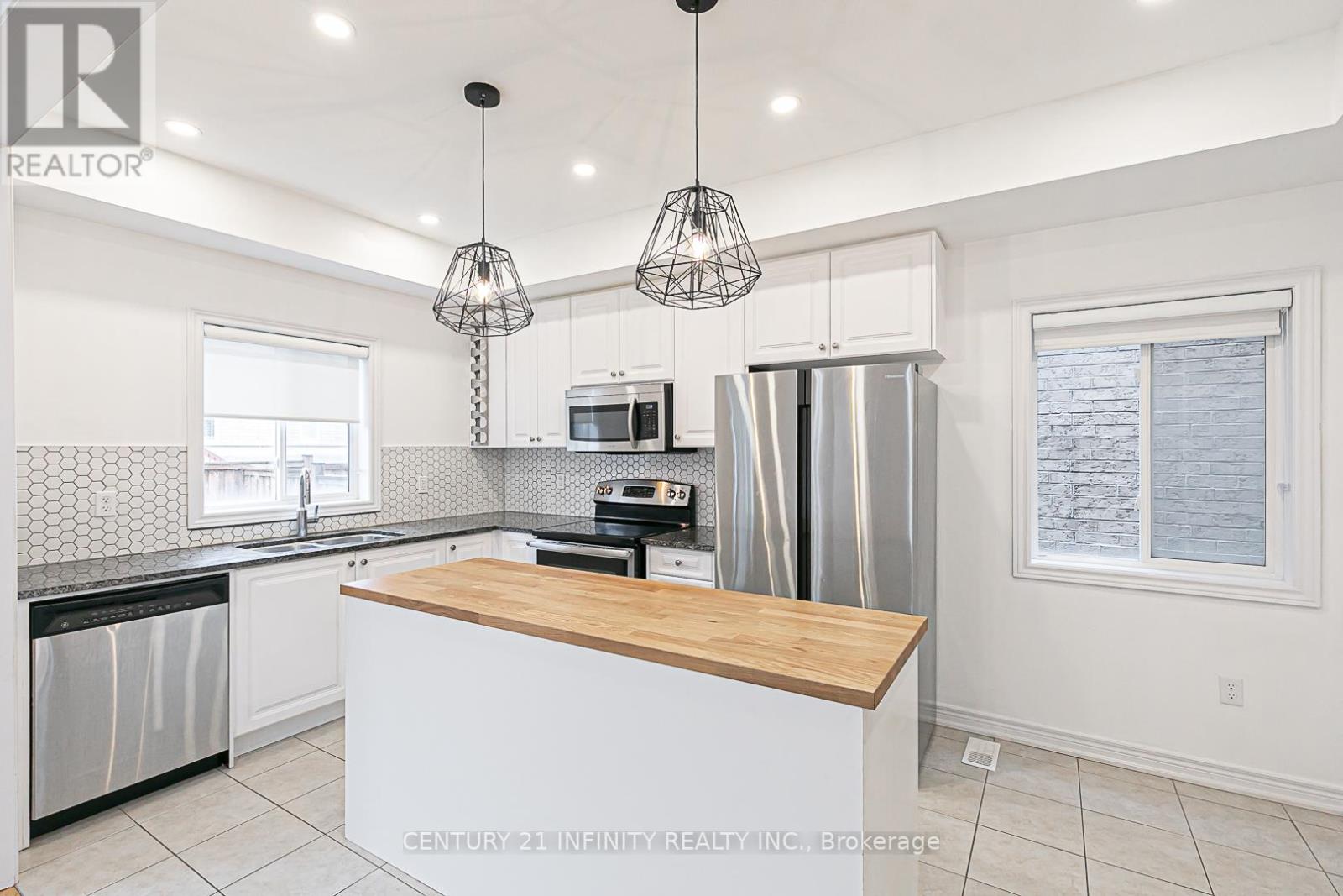 38 Wimbledon Court, Whitby, Ontario  L1P 0B7 - Photo 15 - E12424462