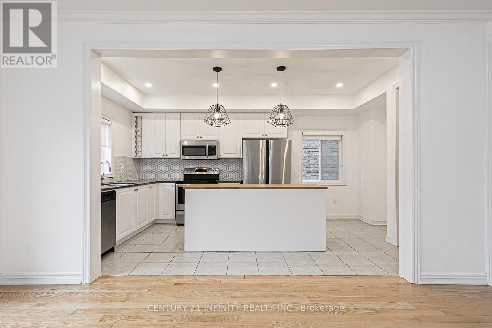 38 Wimbledon Court, Whitby, Ontario  L1P 0B7 - Photo 13 - E12424462