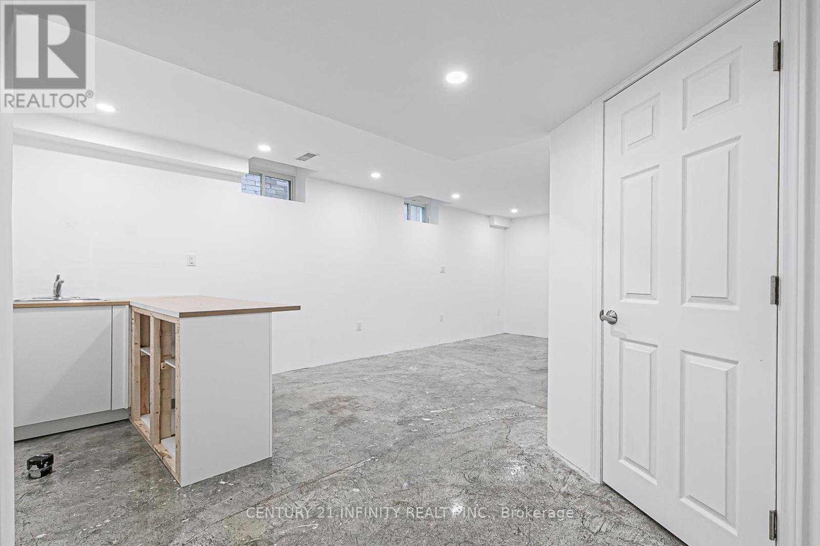 38 Wimbledon Court, Whitby, Ontario  L1P 0B7 - Photo 35 - E12424462