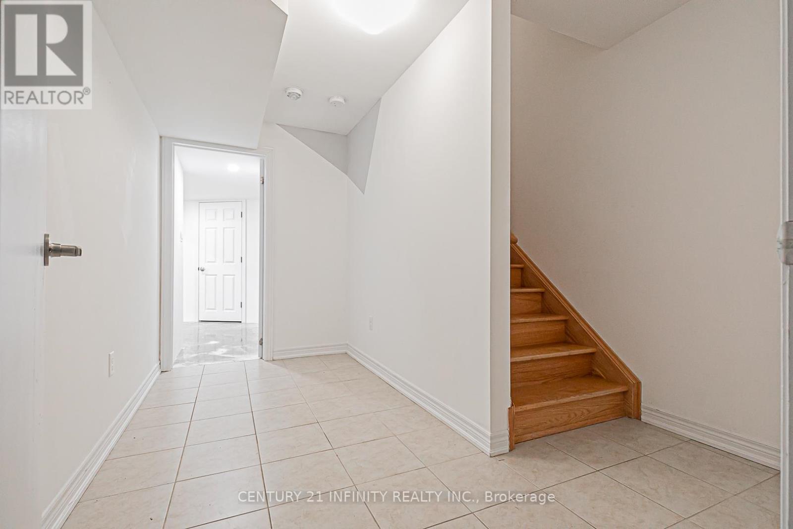 38 Wimbledon Court, Whitby, Ontario  L1P 0B7 - Photo 36 - E12424462