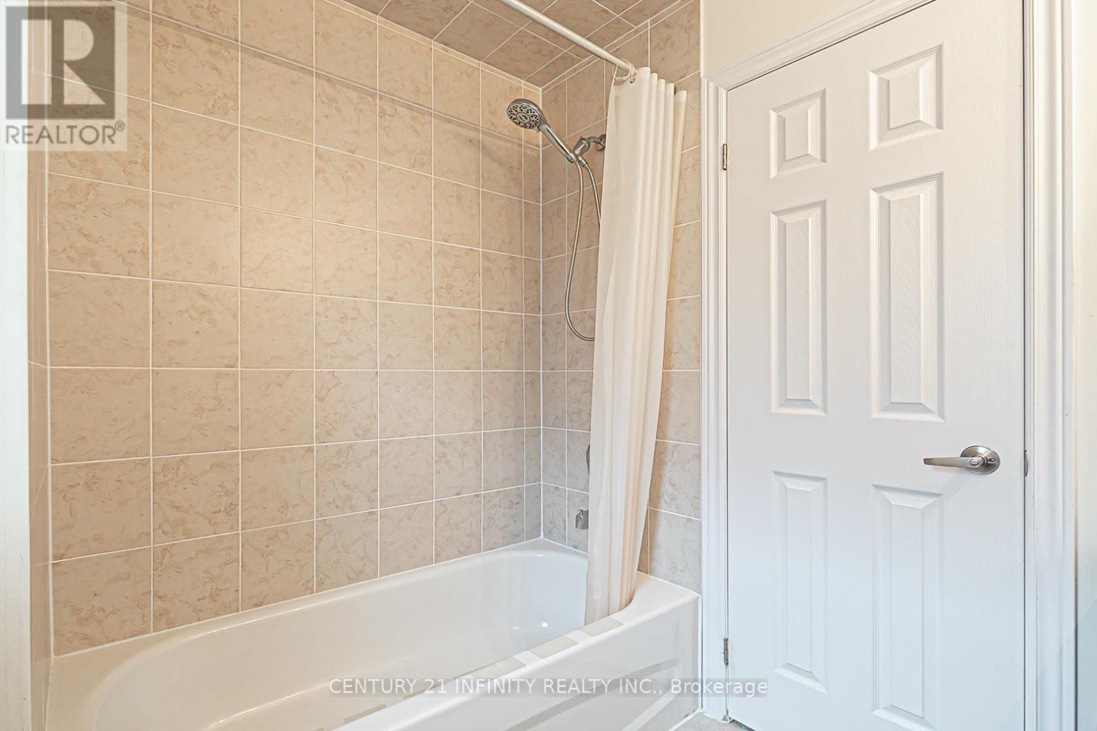 38 Wimbledon Court, Whitby, Ontario  L1P 0B7 - Photo 34 - E12424462