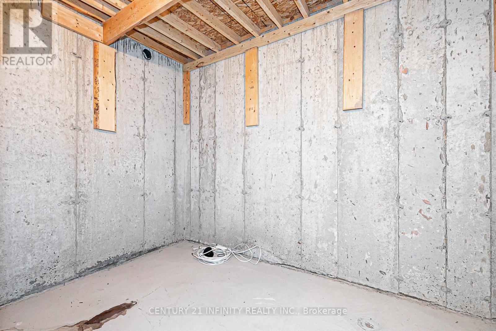 38 Wimbledon Court, Whitby, Ontario  L1P 0B7 - Photo 38 - E12424462