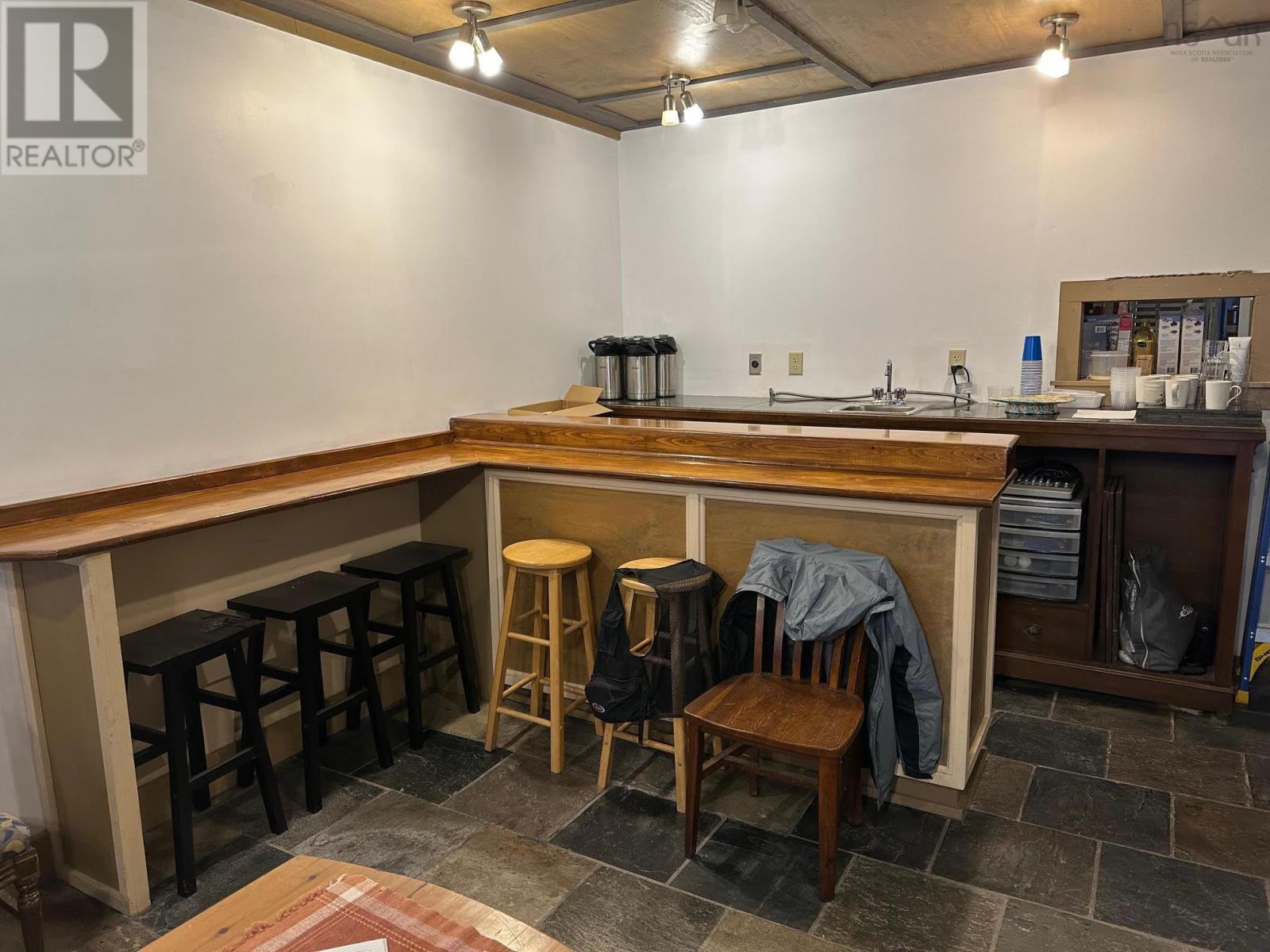 84 Portland Street, Dartmouth, Nova Scotia  B2Y 1H6 - Photo 11 - 202501601