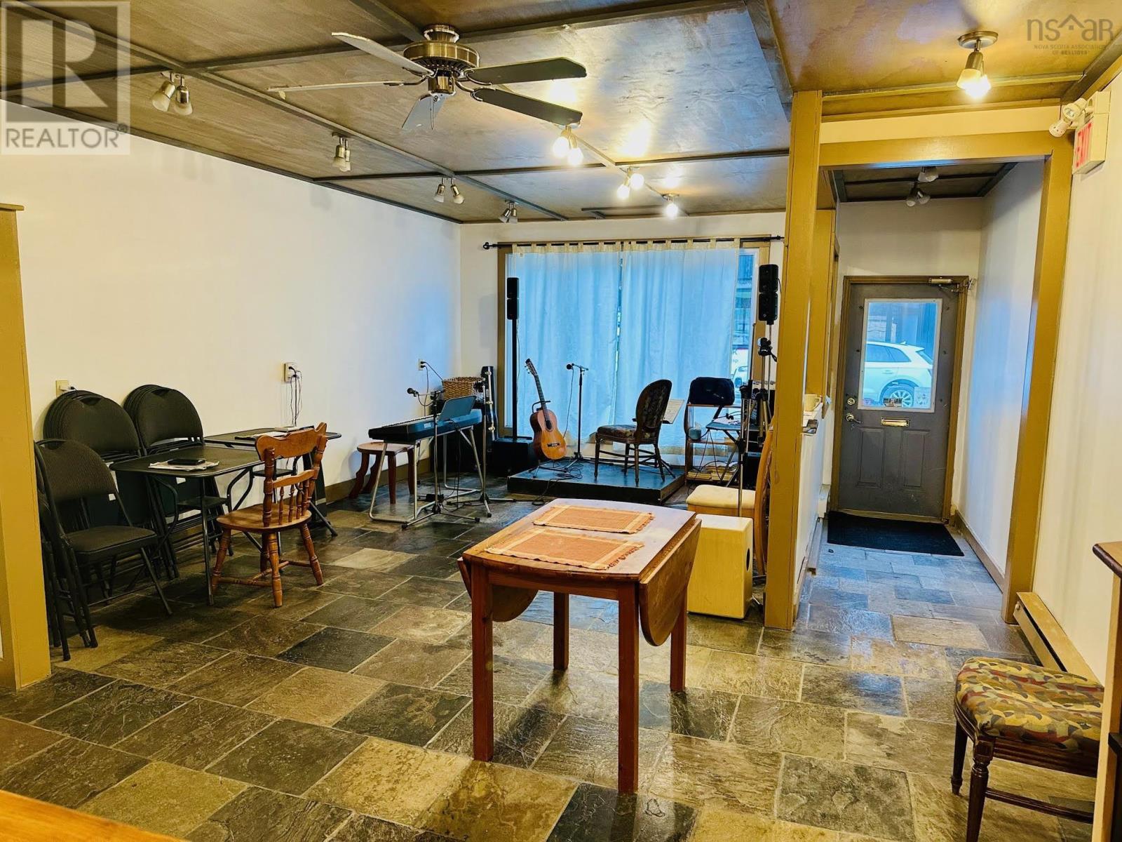 84 Portland Street, Dartmouth, Nova Scotia  B2Y 1H6 - Photo 4 - 202501601