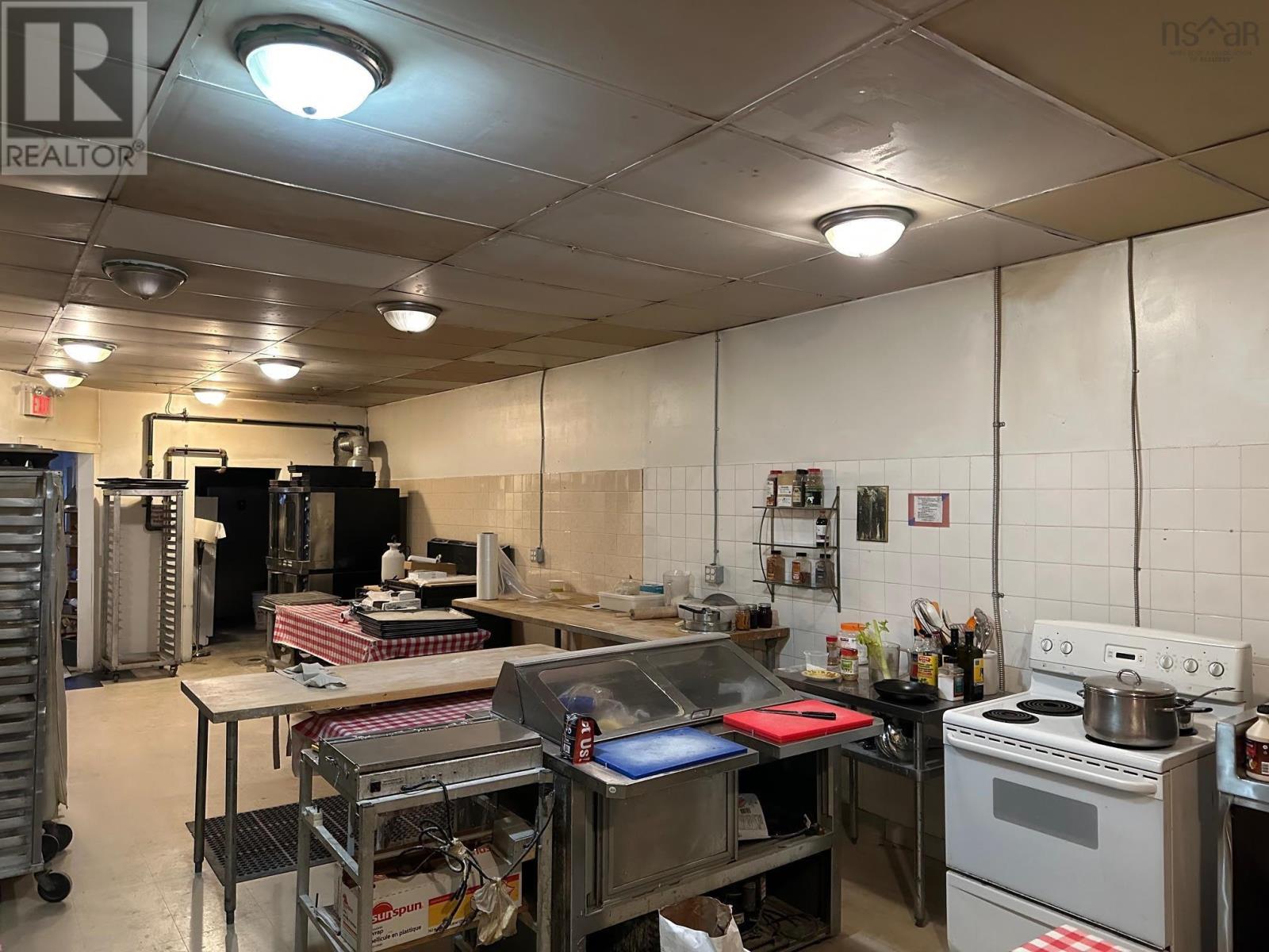 84 Portland Street, Dartmouth, Nova Scotia  B2Y 1H6 - Photo 14 - 202501601