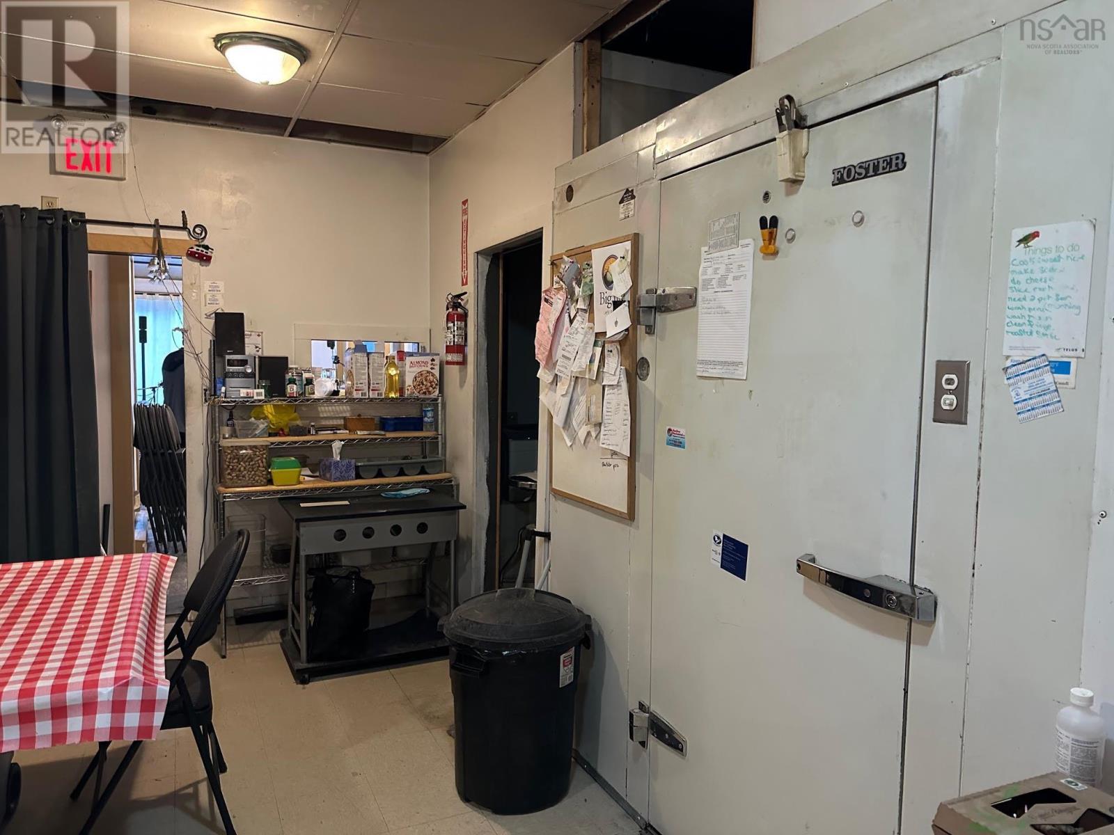 84 Portland Street, Dartmouth, Nova Scotia  B2Y 1H6 - Photo 5 - 202501601