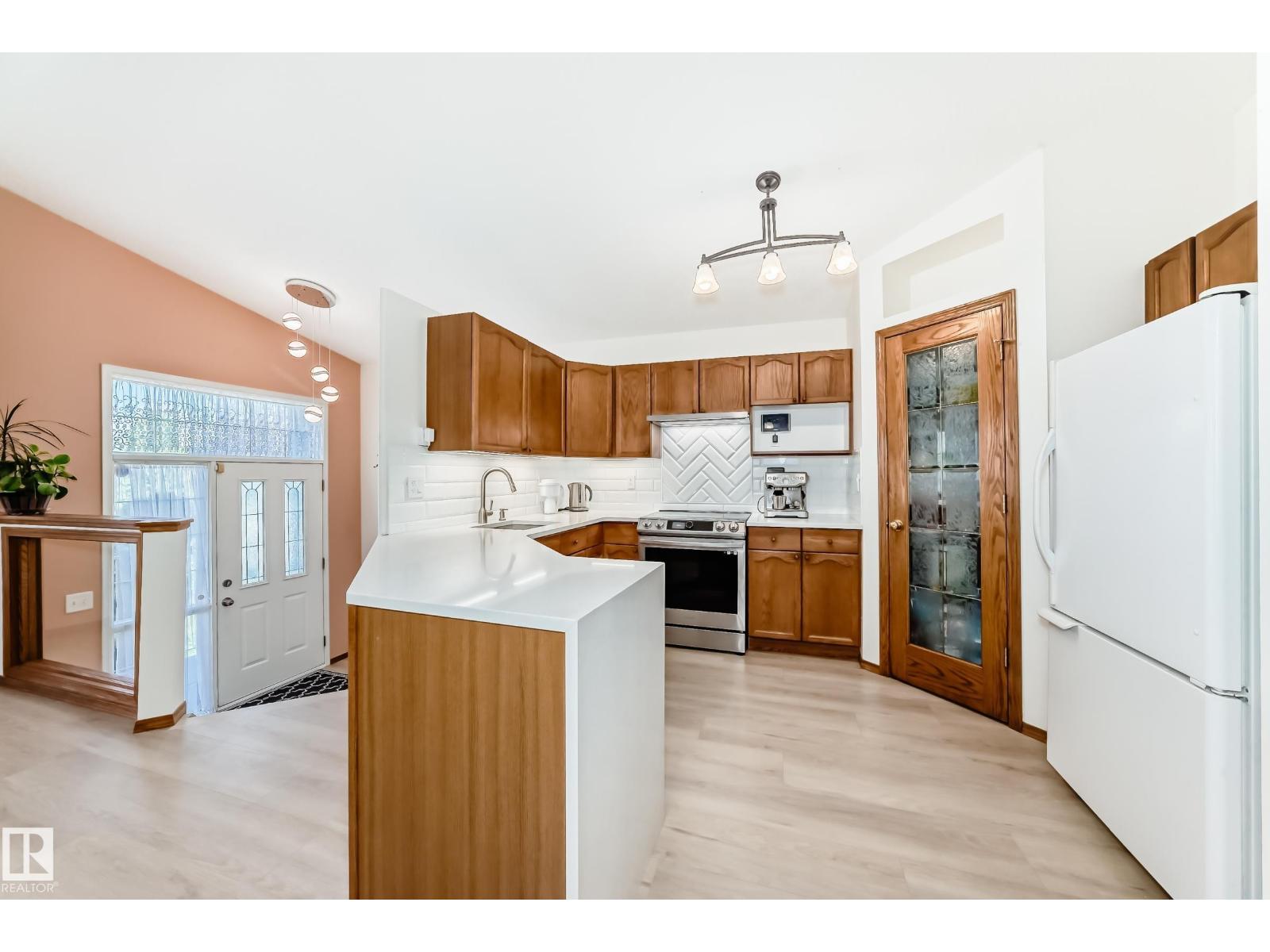 2115 36 Av Nw, Edmonton, Alberta  T6T 1S3 - Photo 7 - E4459796