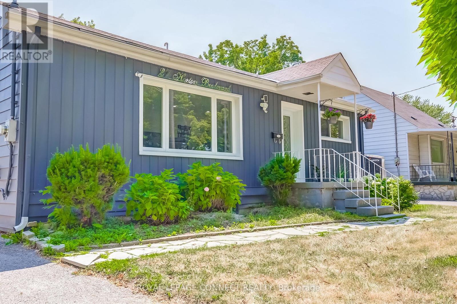 27 Horton Boulevard, Toronto, Ontario  M1J 1K7 - Photo 2 - E12430137
