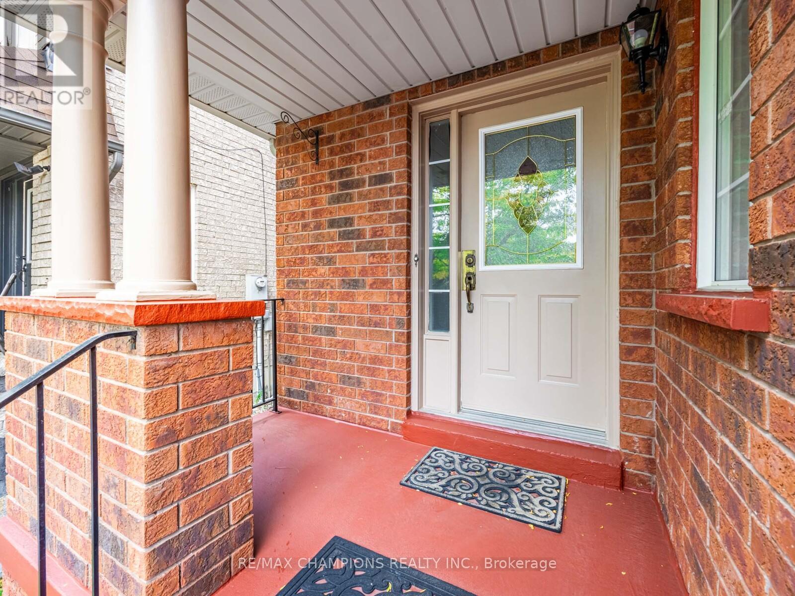 14 Miramar Street, Brampton, Ontario  L6R 2S7 - Photo 3 - W12430139