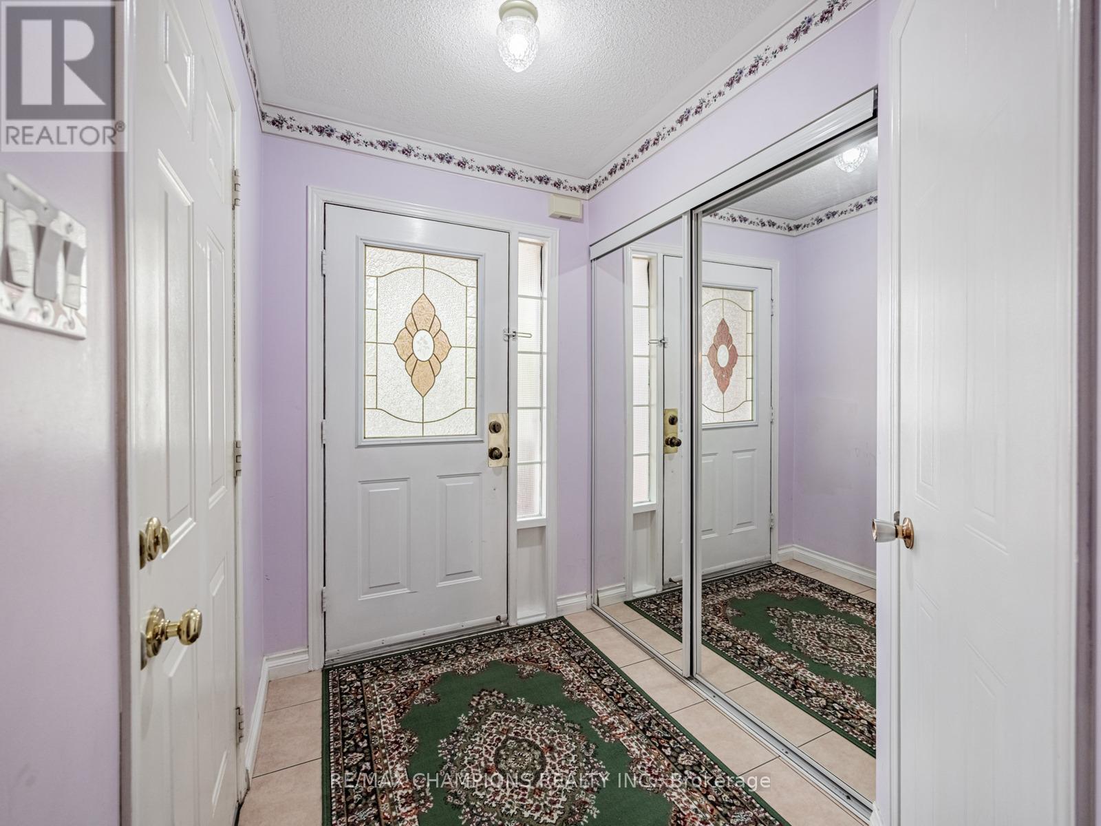 14 Miramar Street, Brampton, Ontario  L6R 2S7 - Photo 4 - W12430139