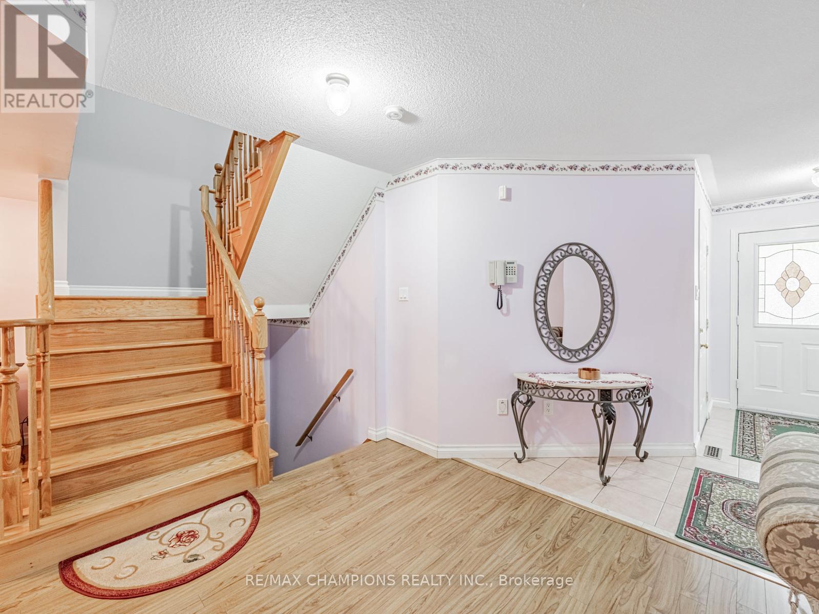 14 Miramar Street, Brampton, Ontario  L6R 2S7 - Photo 9 - W12430139