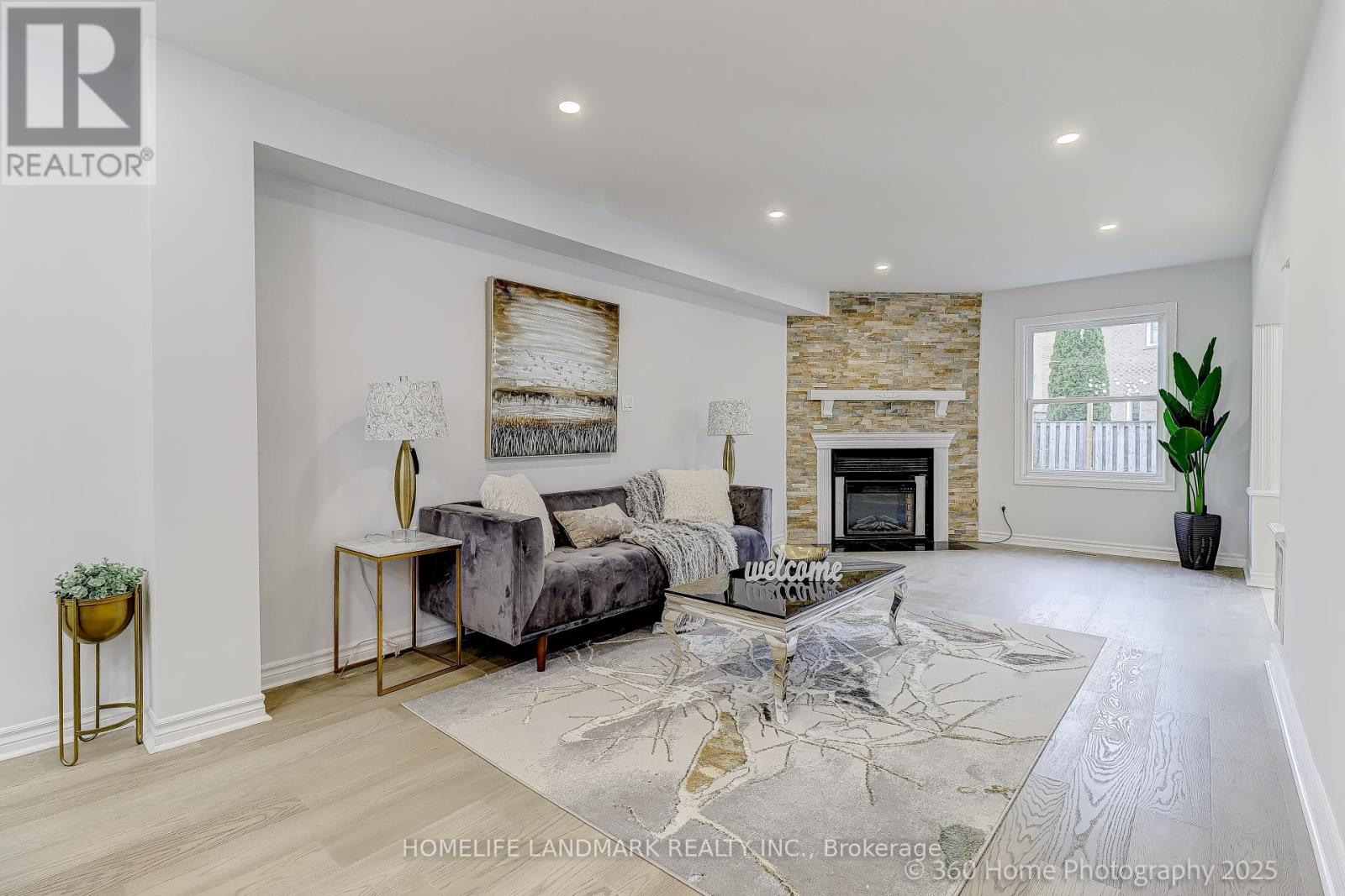 121 Bernard Avenue, Richmond Hill, Ontario  L4C 9Z5 - Photo 9 - N12427021