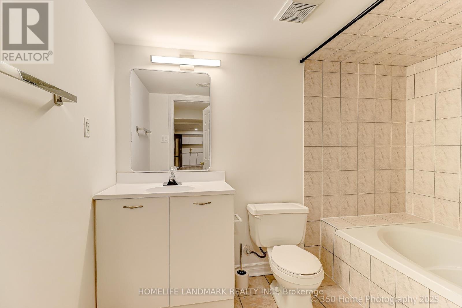 121 Bernard Avenue, Richmond Hill, Ontario  L4C 9Z5 - Photo 37 - N12427021