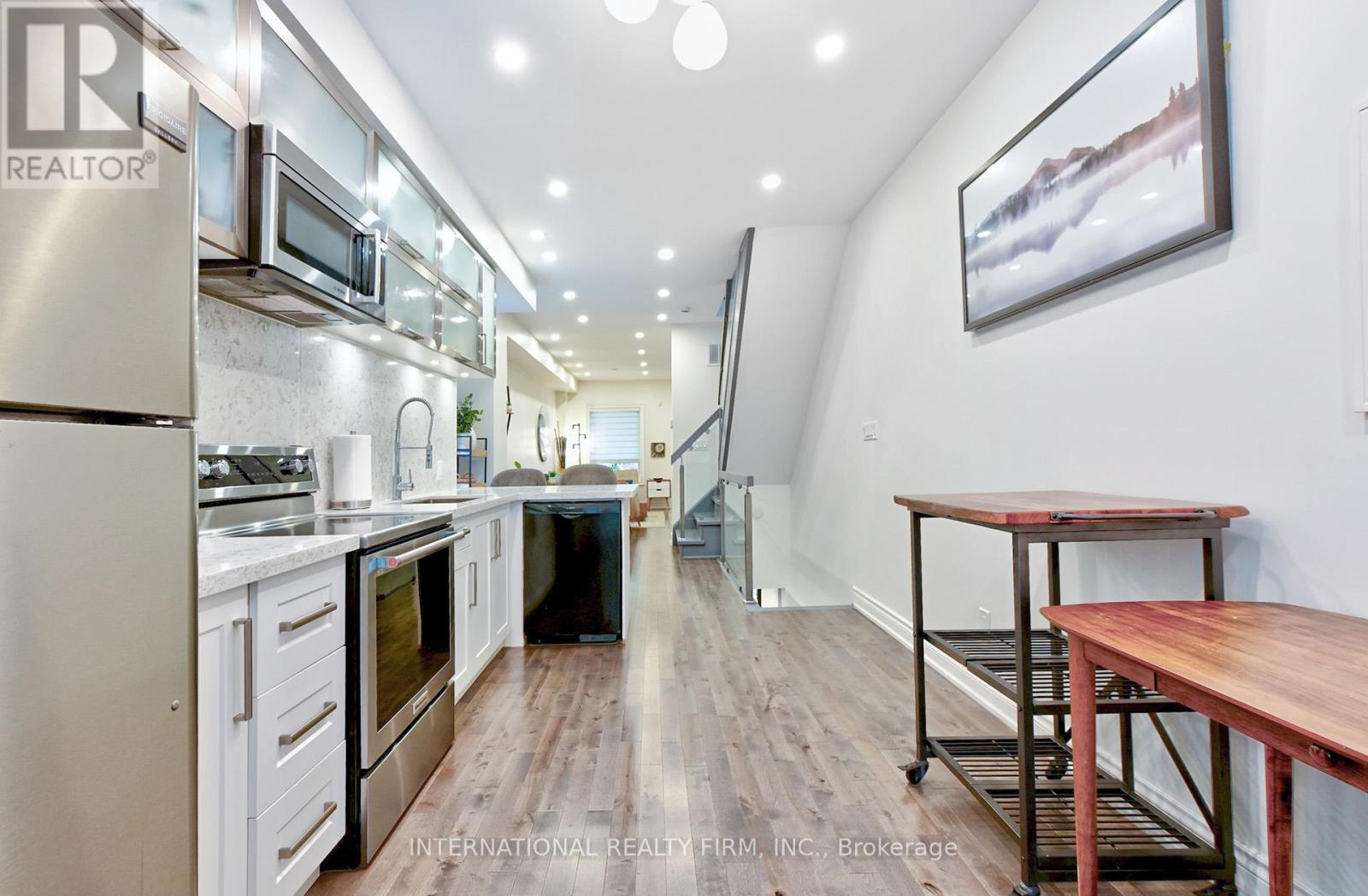 717 Palmerston Avenue, Toronto, Ontario  M6G 2R2 - Photo 14 - C12430149