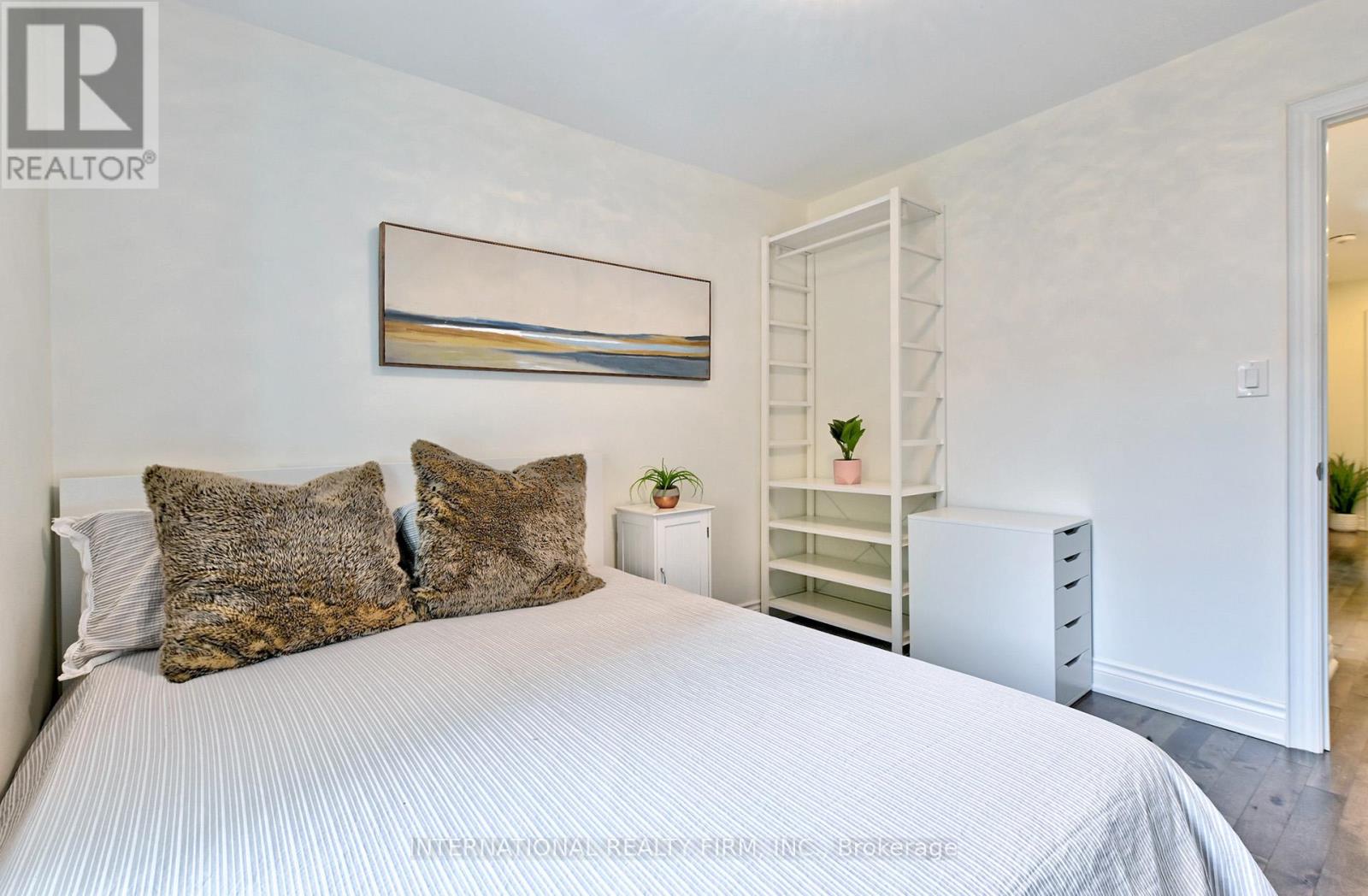 717 Palmerston Avenue, Toronto, Ontario  M6G 2R2 - Photo 19 - C12430149