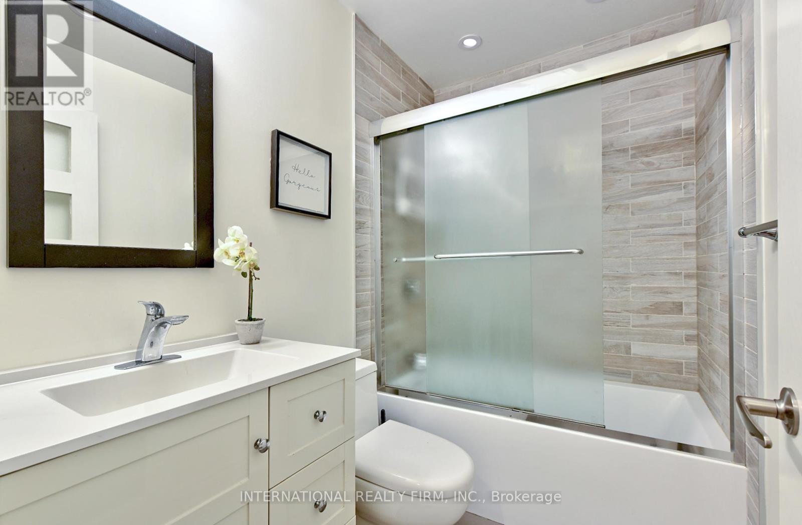 717 Palmerston Avenue, Toronto, Ontario  M6G 2R2 - Photo 26 - C12430149