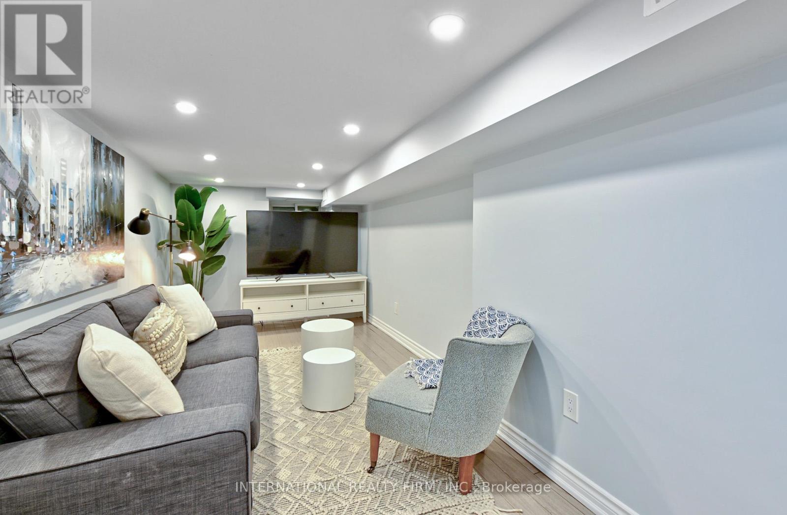 717 Palmerston Avenue, Toronto, Ontario  M6G 2R2 - Photo 29 - C12430149