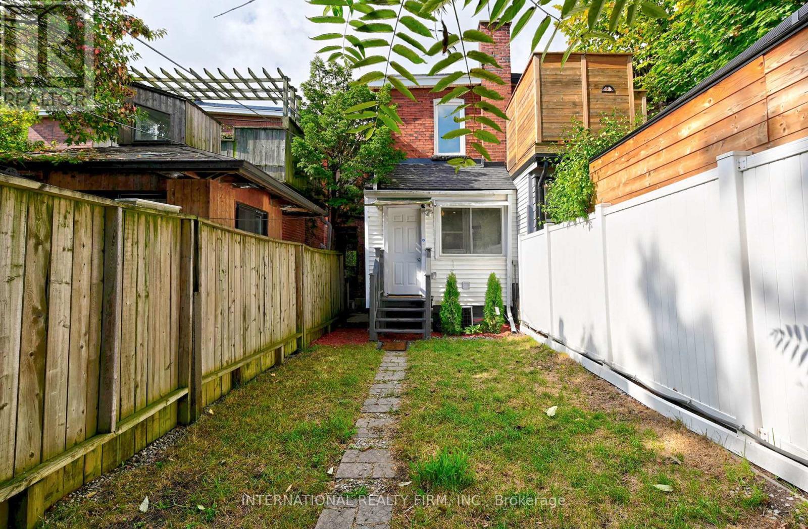 717 Palmerston Avenue, Toronto, Ontario  M6G 2R2 - Photo 32 - C12430149