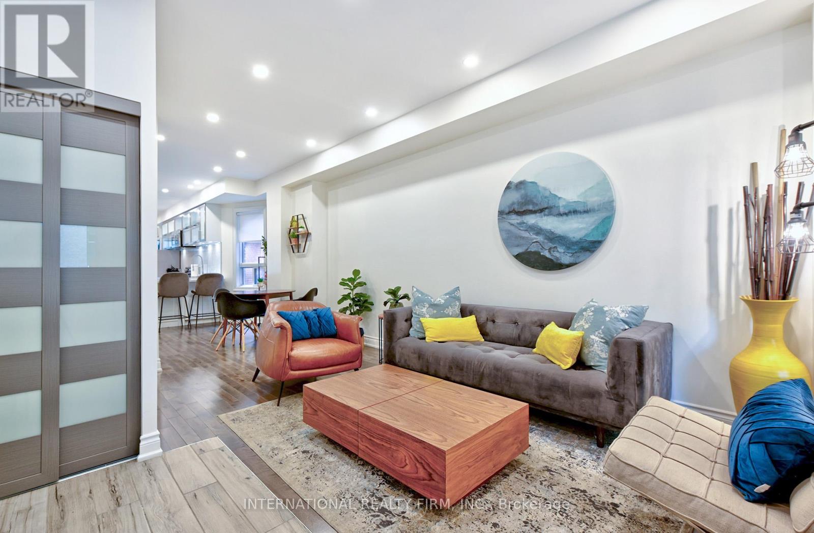 717 Palmerston Avenue, Toronto, Ontario  M6G 2R2 - Photo 4 - C12430149