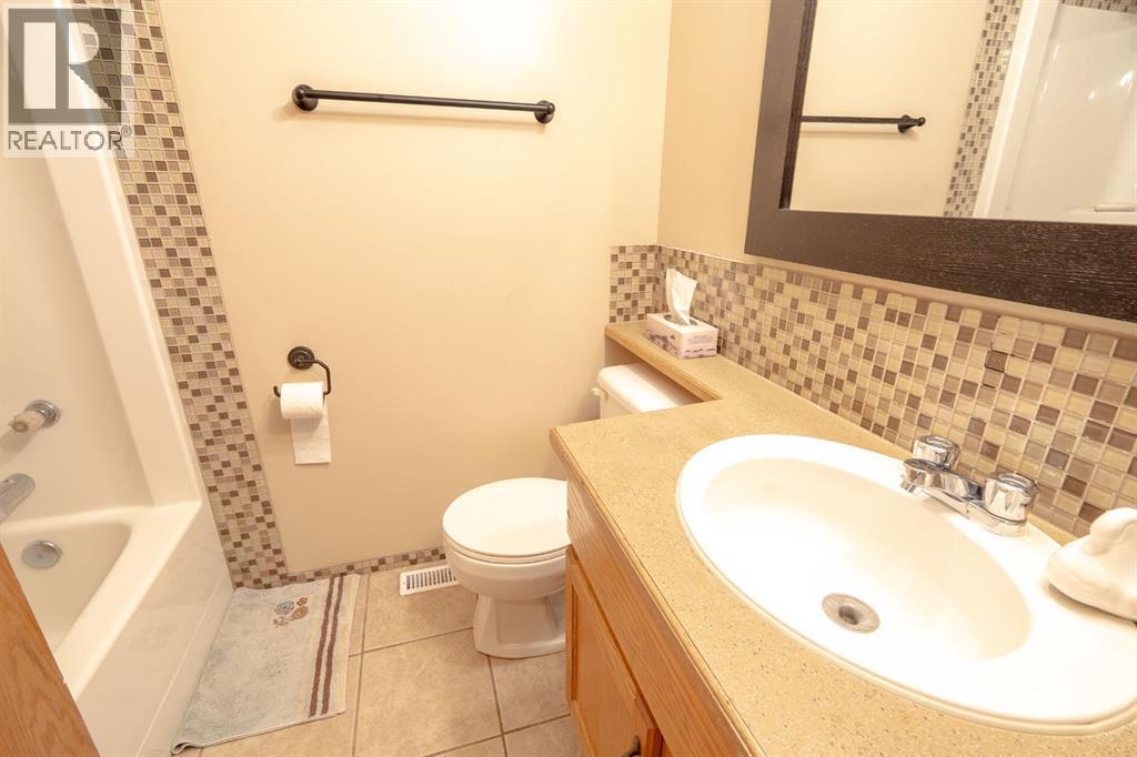 14 Edgington Avenue, Red Deer, Alberta  T4R 2K9 - Photo 15 - A2259870