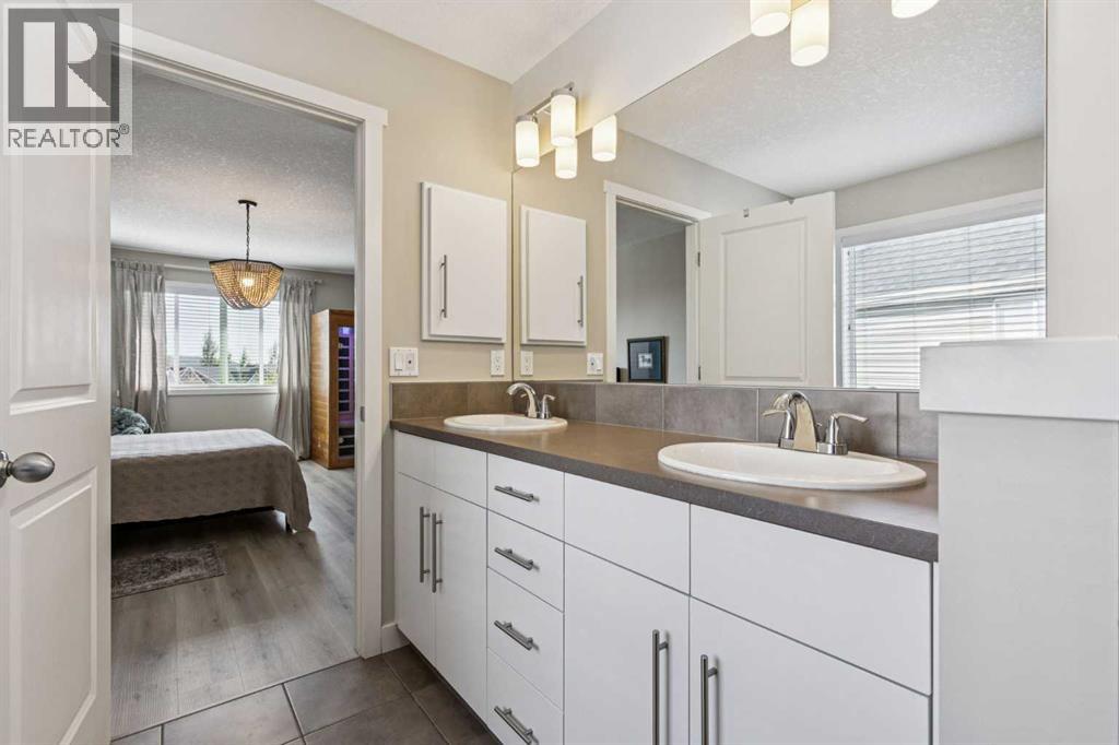 36 Sunrise Crescent, Cochrane, Alberta  T4C 0Z9 - Photo 35 - A2259386
