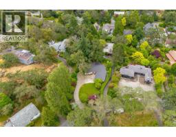 1941 Mayfair Dr Mt Tolmie