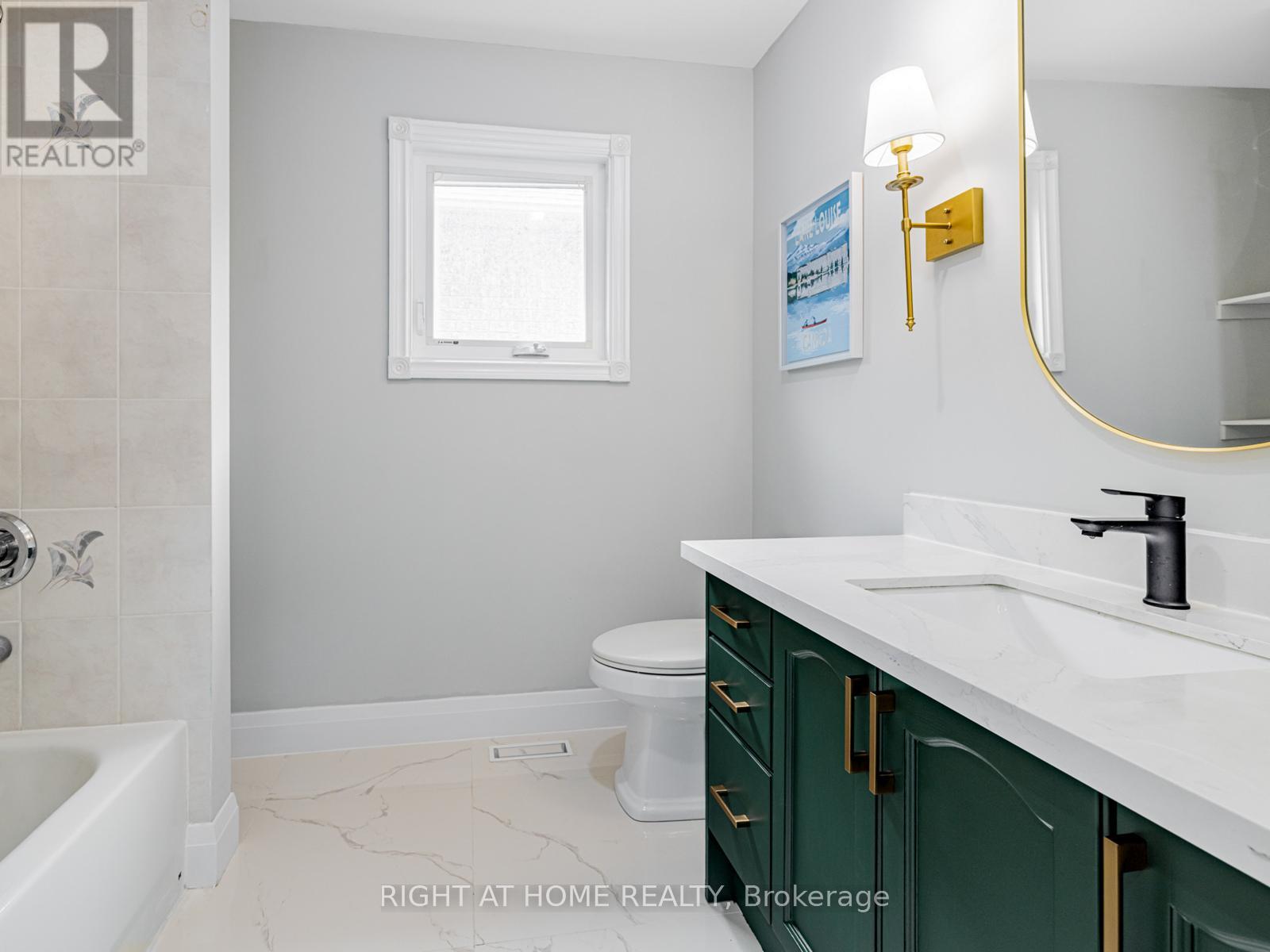 43 Farmstead Road, Richmond Hill, Ontario  L4S 1W3 - Photo 17 - N12428636