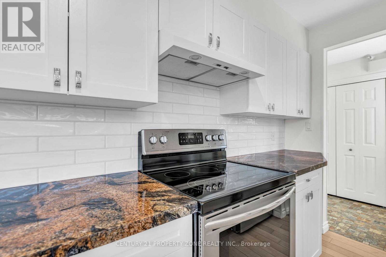 1312 River Road W, Wasaga Beach, Ontario  L9Z 2W6 - Photo 14 - S12429570