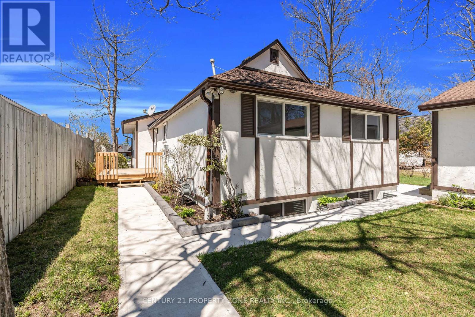 1312 River Road W, Wasaga Beach, Ontario  L9Z 2W6 - Photo 3 - S12429570