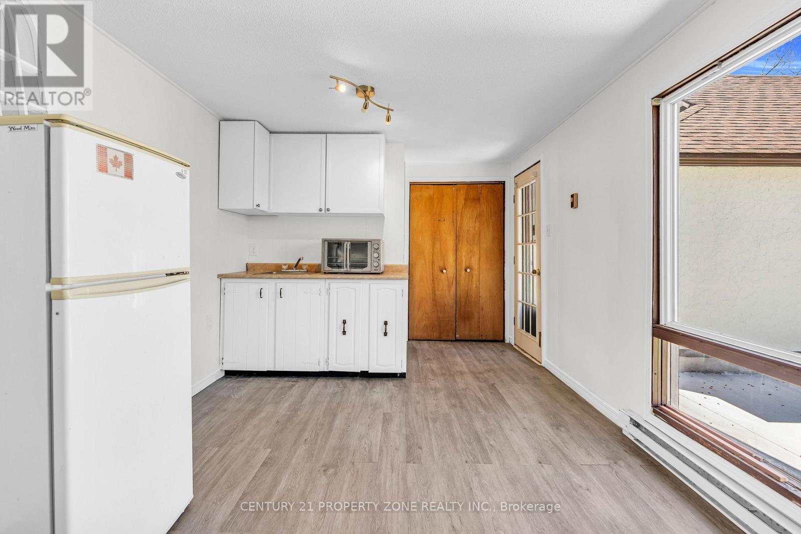 1312 River Road W, Wasaga Beach, Ontario  L9Z 2W6 - Photo 38 - S12429570