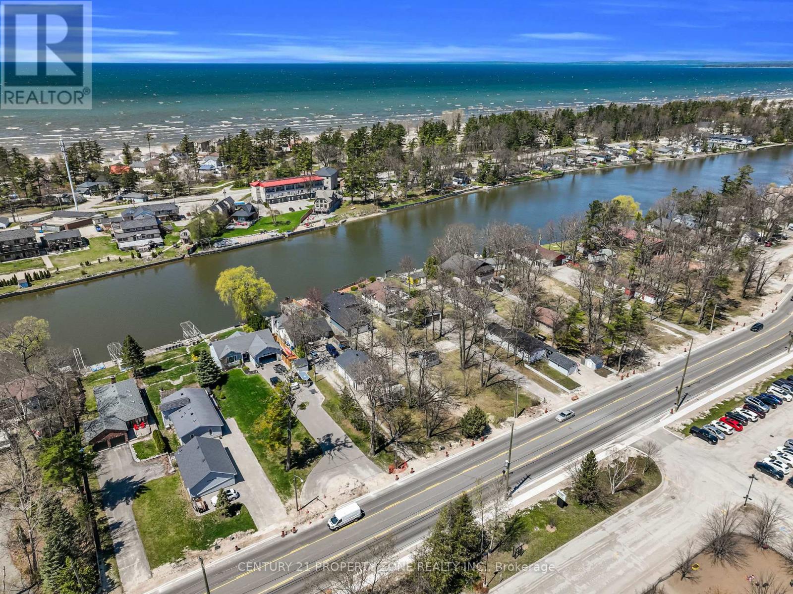 1312 River Road W, Wasaga Beach, Ontario  L9Z 2W6 - Photo 50 - S12429570