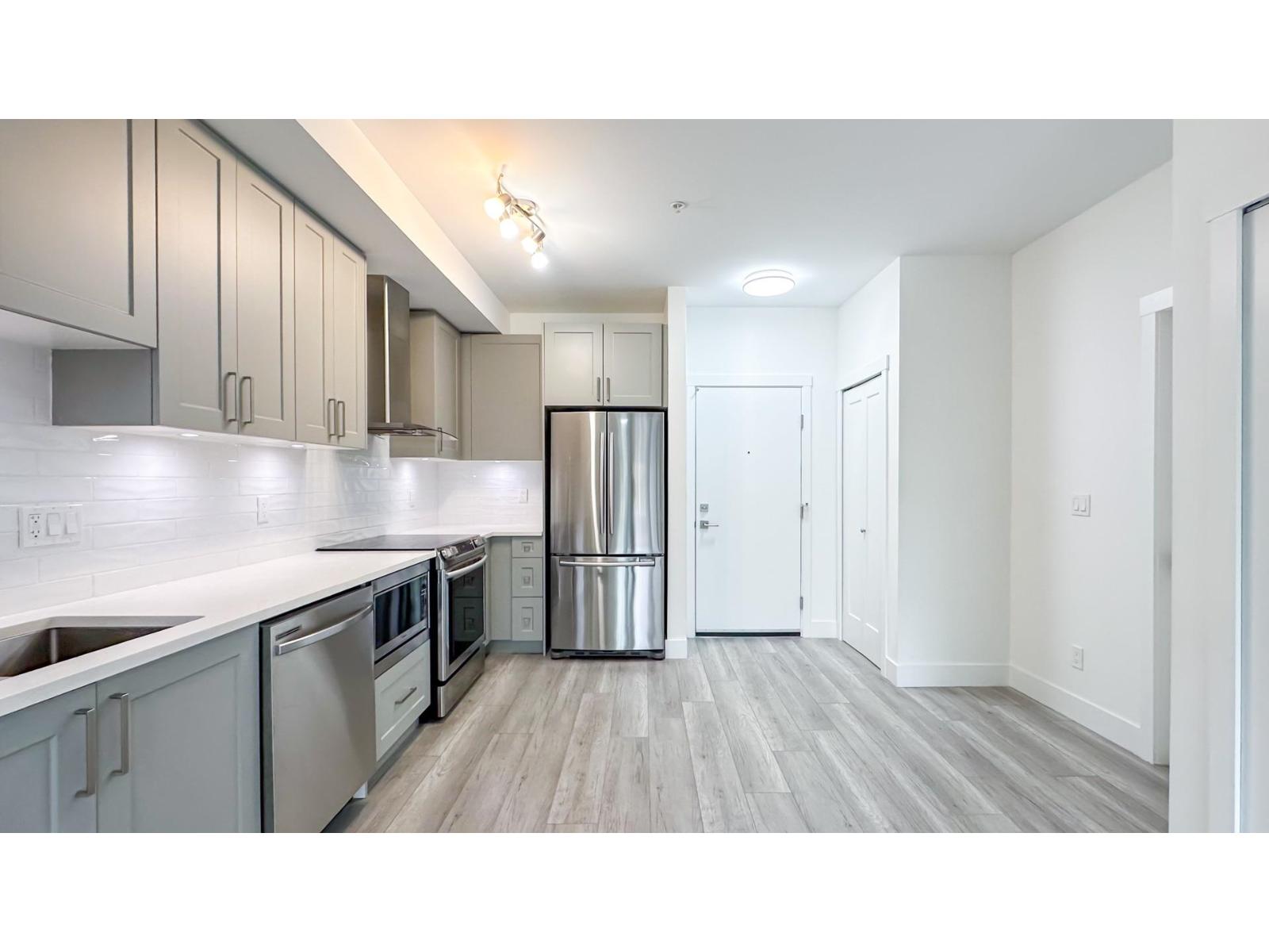 304 13978 Fraser Highway, Surrey, British Columbia  V3T 0P2 - Photo 11 - R3050811