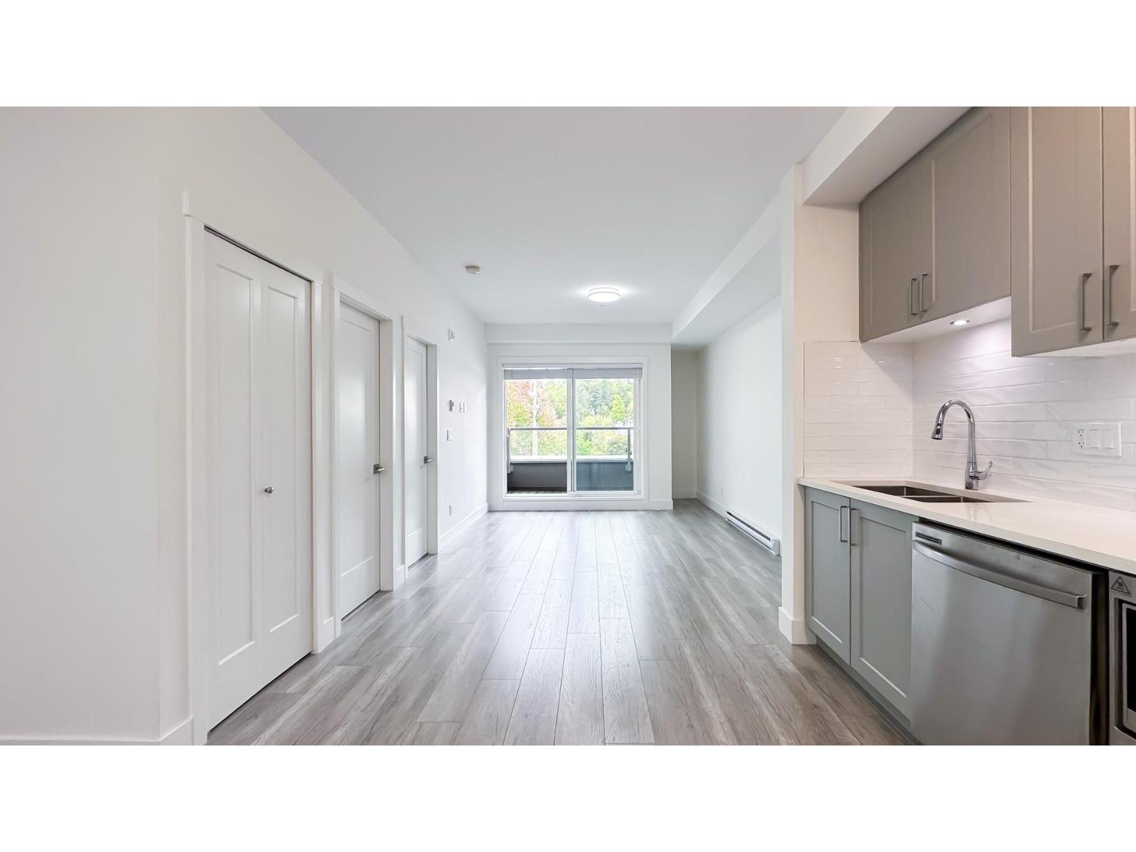 304 13978 Fraser Highway, Surrey, British Columbia  V3T 0P2 - Photo 3 - R3050811