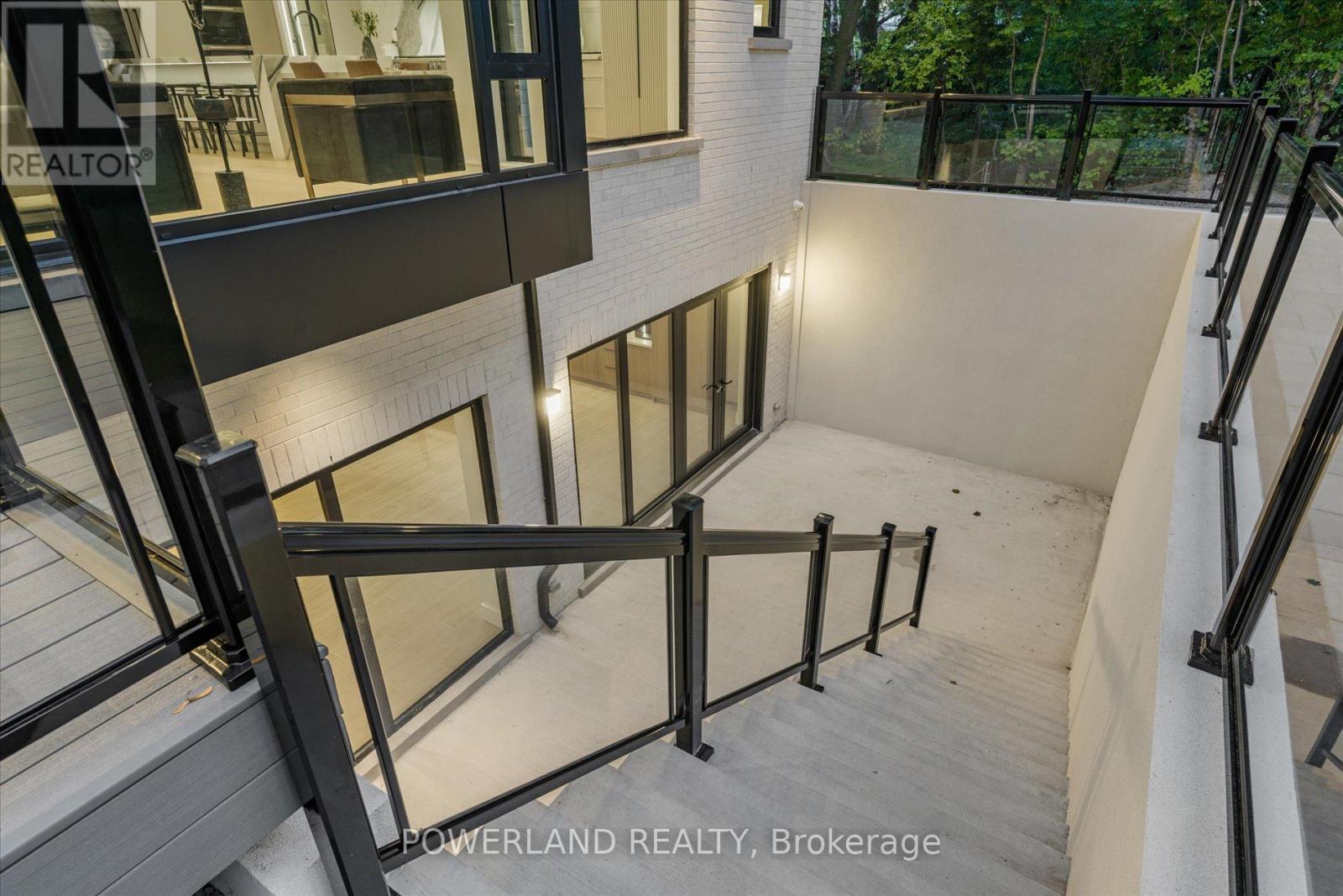 53 Whittaker Crescent, Toronto, Ontario  M2K 1K9 - Photo 49 - C12430159
