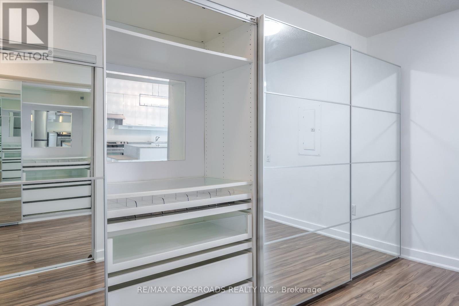 206 - 15 Singer Court, Toronto, Ontario  M2K 0B1 - Photo 13 - C12430167