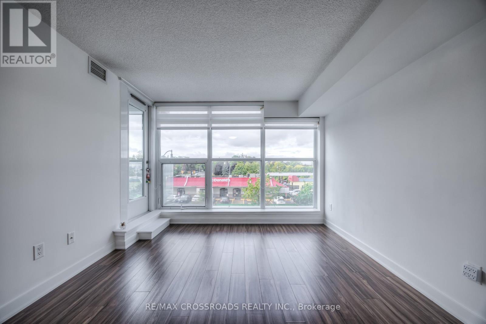 206 - 15 Singer Court, Toronto, Ontario  M2K 0B1 - Photo 6 - C12430167