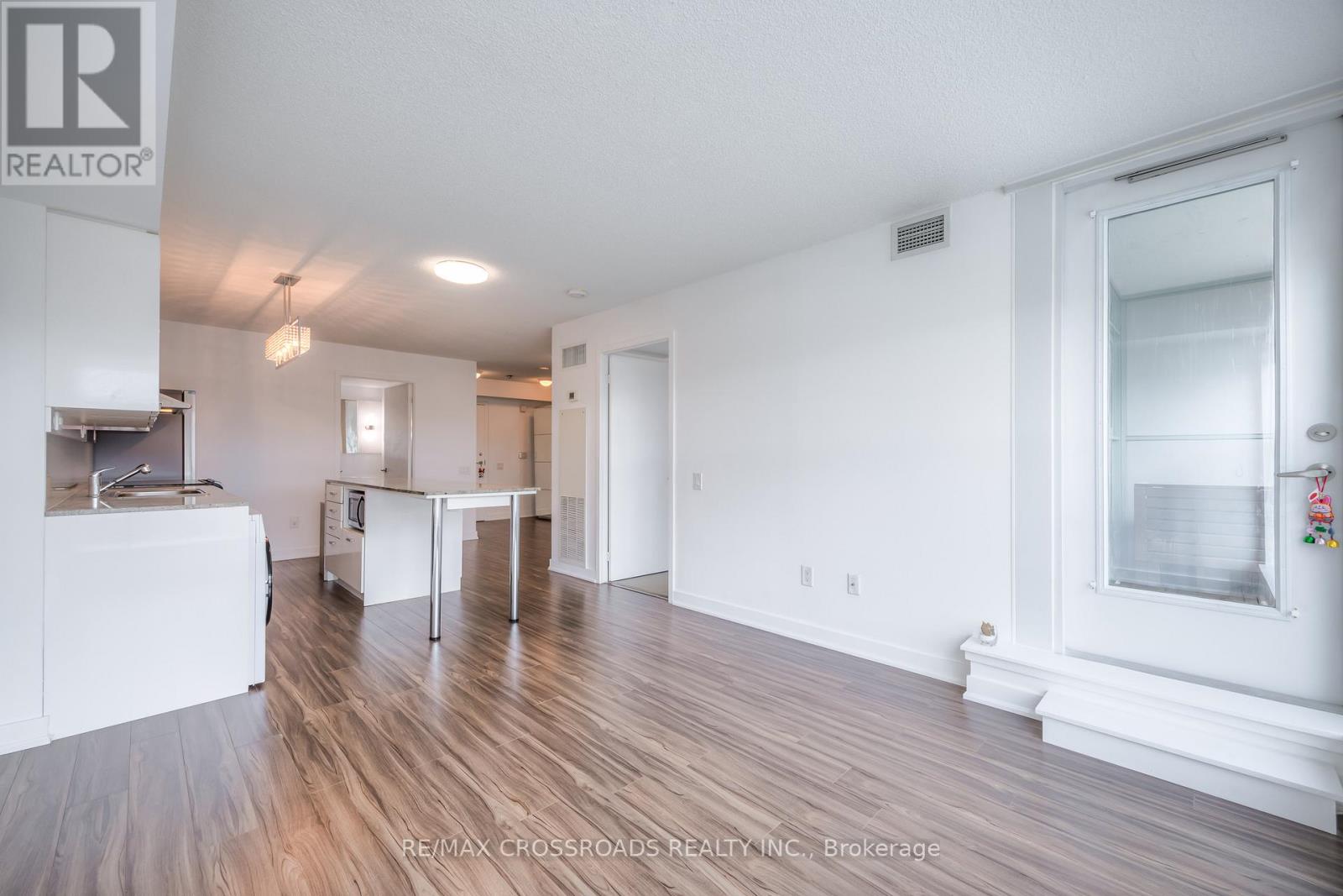 206 - 15 Singer Court, Toronto, Ontario  M2K 0B1 - Photo 7 - C12430167
