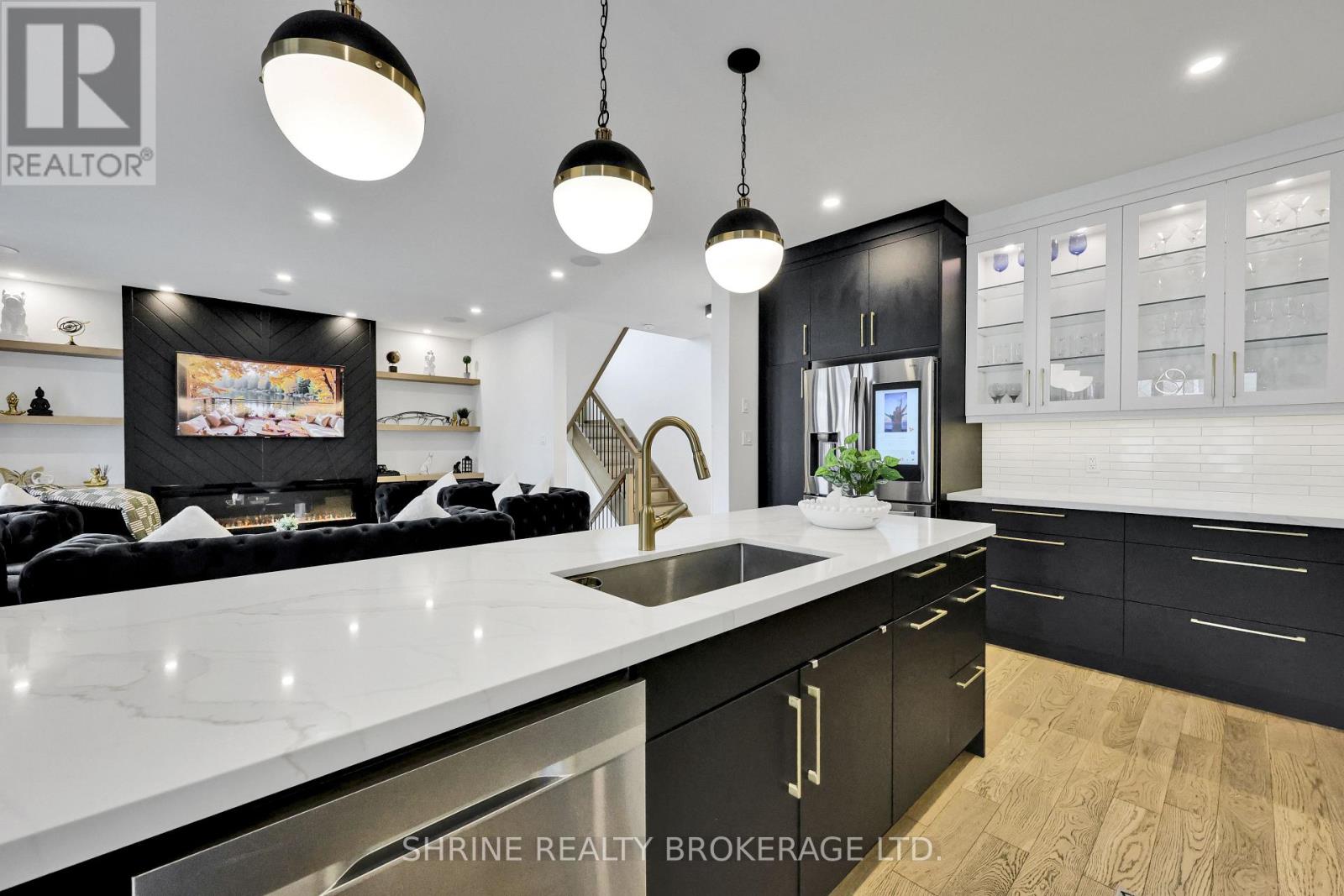 1866 Fountain Grass Drive, London South, Ontario  N6K 0K7 - Photo 17 - X12430170
