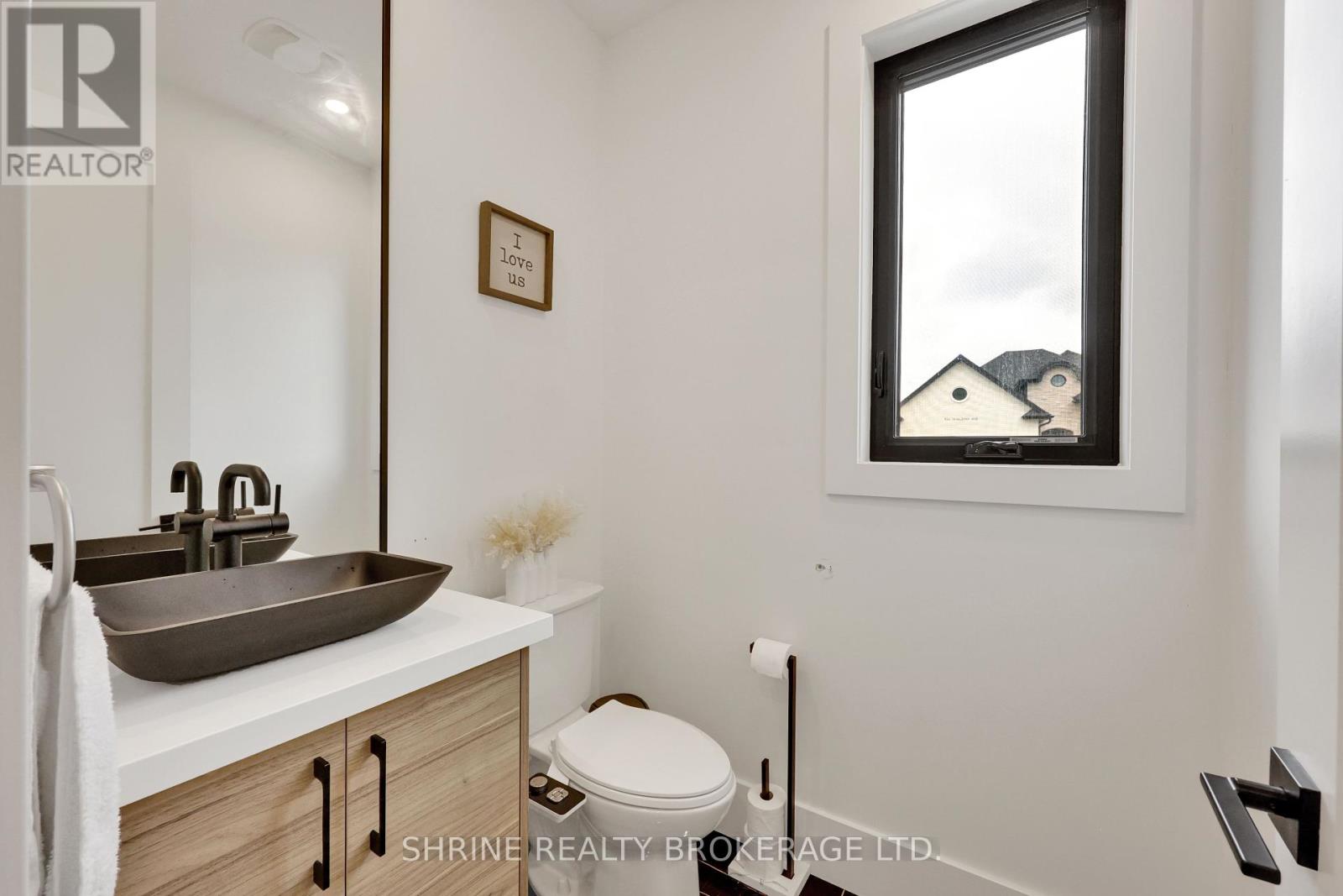 1866 Fountain Grass Drive, London South, Ontario  N6K 0K7 - Photo 22 - X12430170