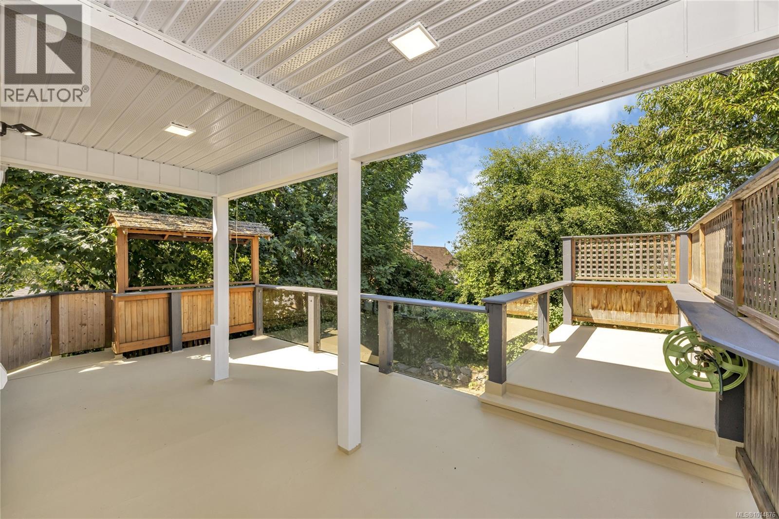 808 Russell St, Victoria, British Columbia  V9A 3X7 - Photo 18 - 1014876