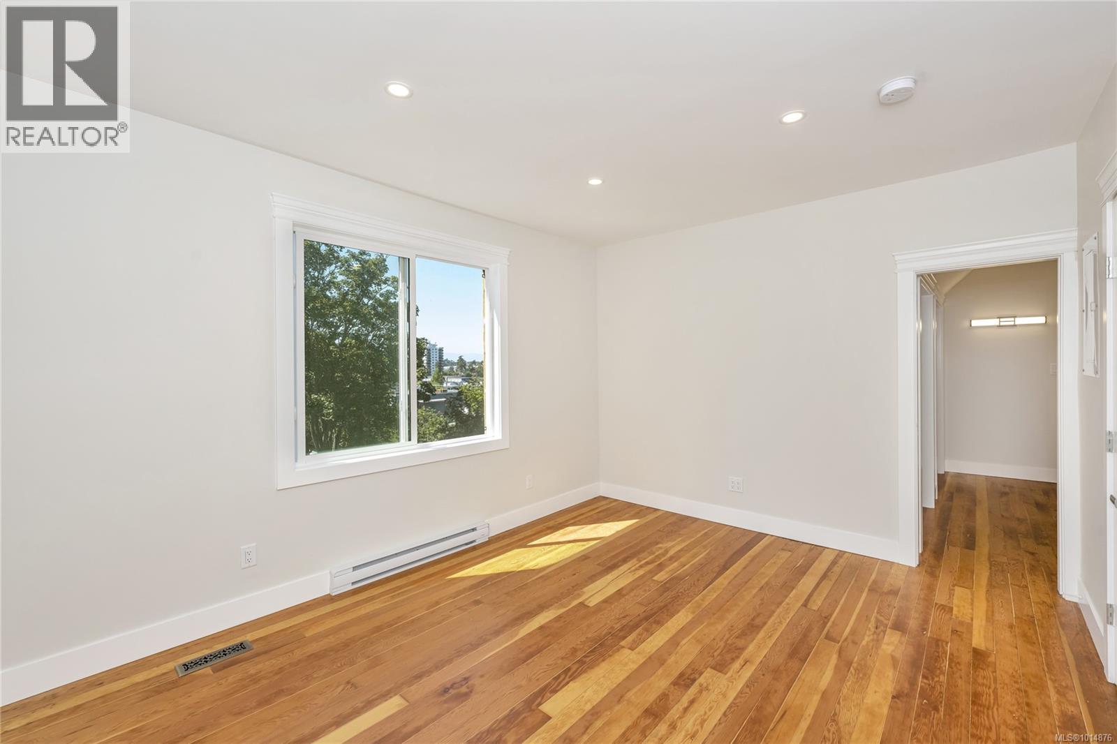 808 Russell St, Victoria, British Columbia  V9A 3X7 - Photo 20 - 1014876