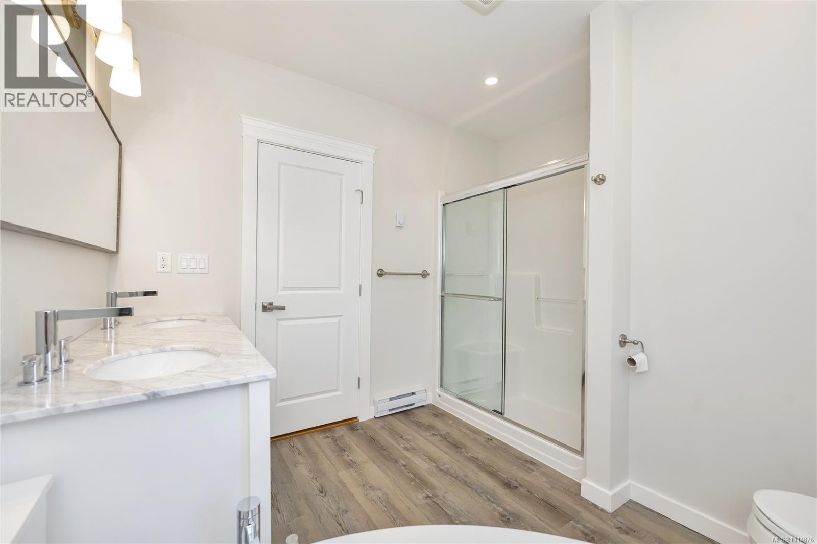 808 Russell St, Victoria, British Columbia  V9A 3X7 - Photo 23 - 1014876