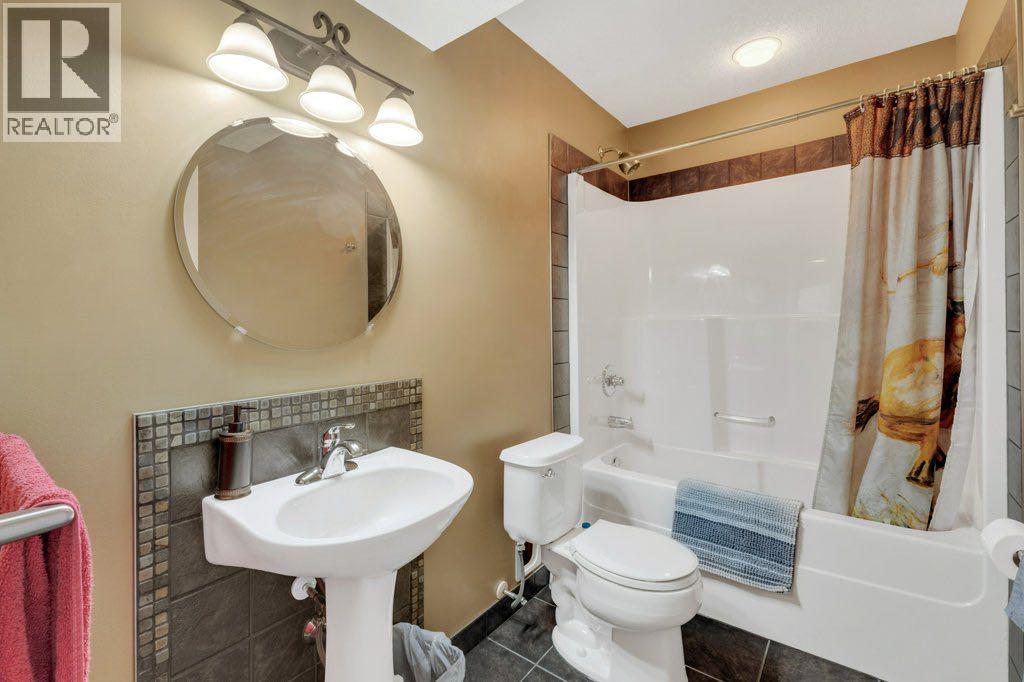 132 Vickers Close, Red Deer, Alberta  T4R 0C8 - Photo 12 - A2259015