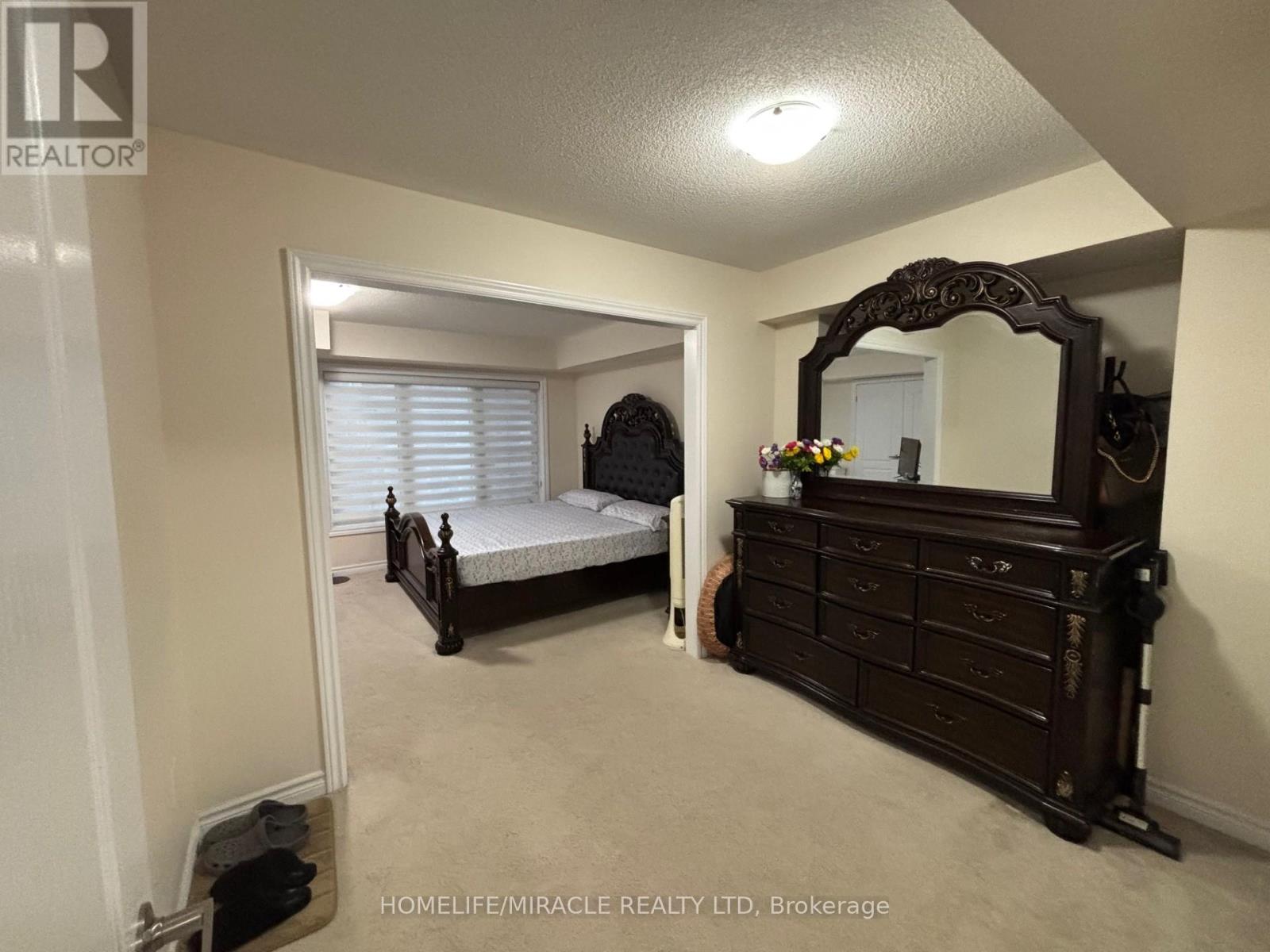 33 - 181 Parktree Drive, Vaughan, Ontario  L6A 5B1 - Photo 23 - N12427219