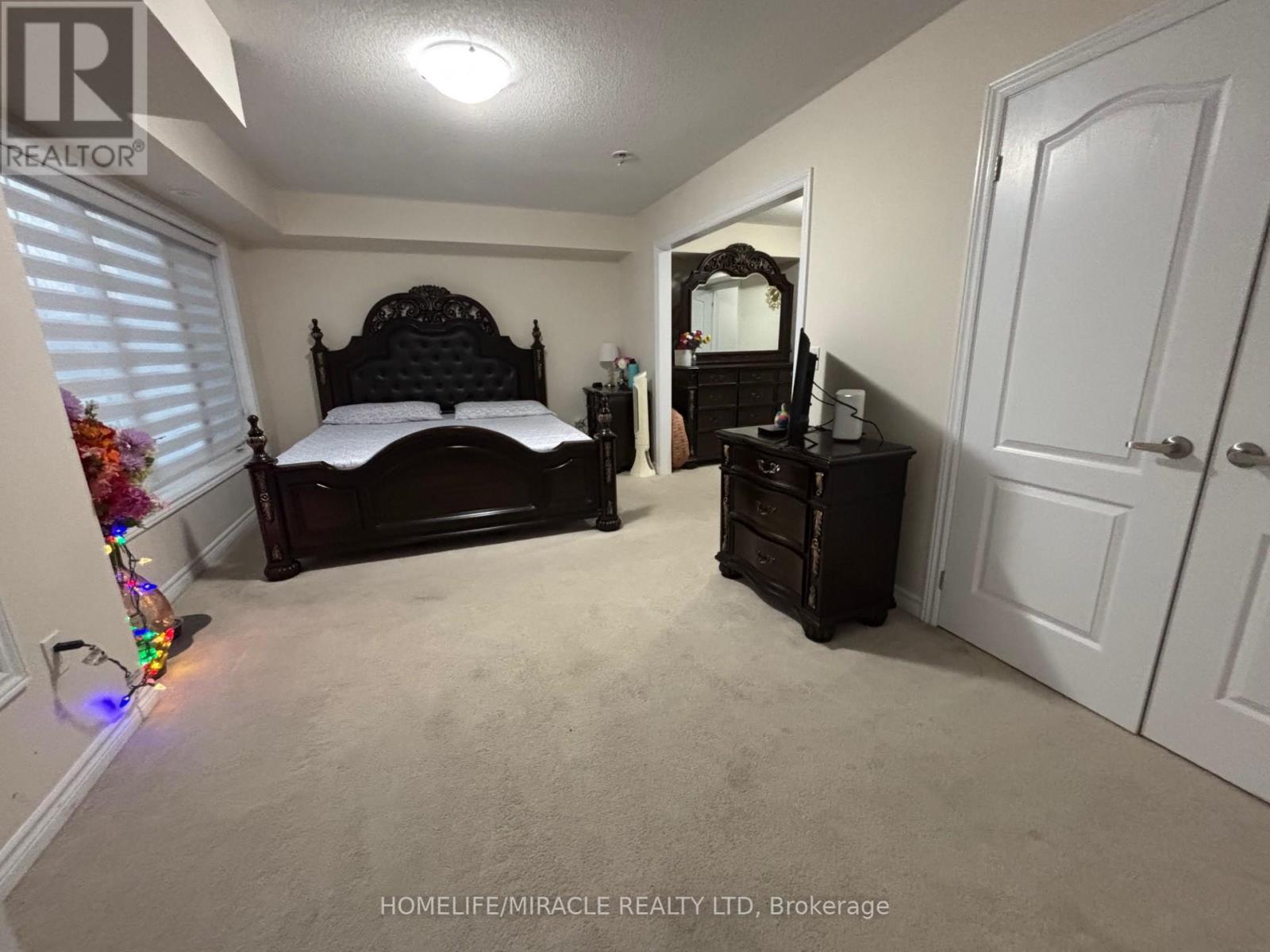 33 - 181 Parktree Drive, Vaughan, Ontario  L6A 5B1 - Photo 21 - N12427219