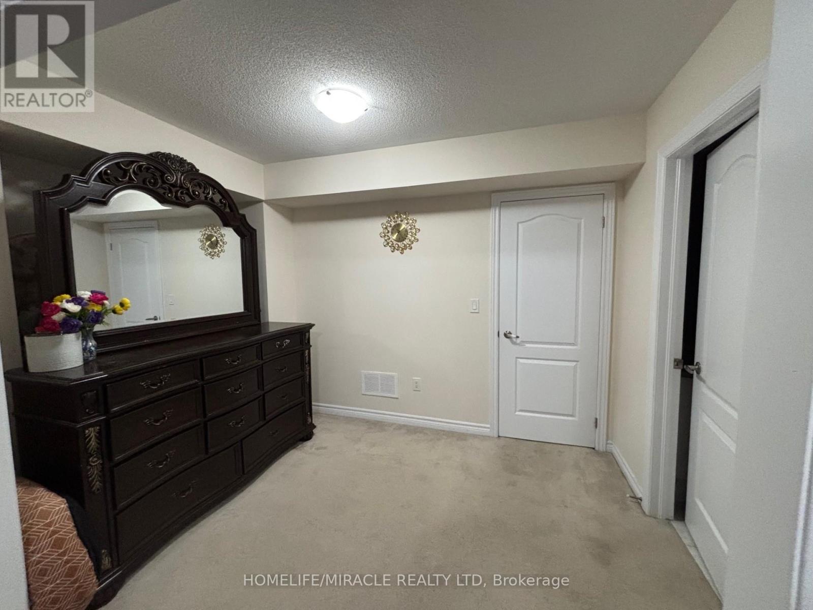 33 - 181 Parktree Drive, Vaughan, Ontario  L6A 5B1 - Photo 22 - N12427219